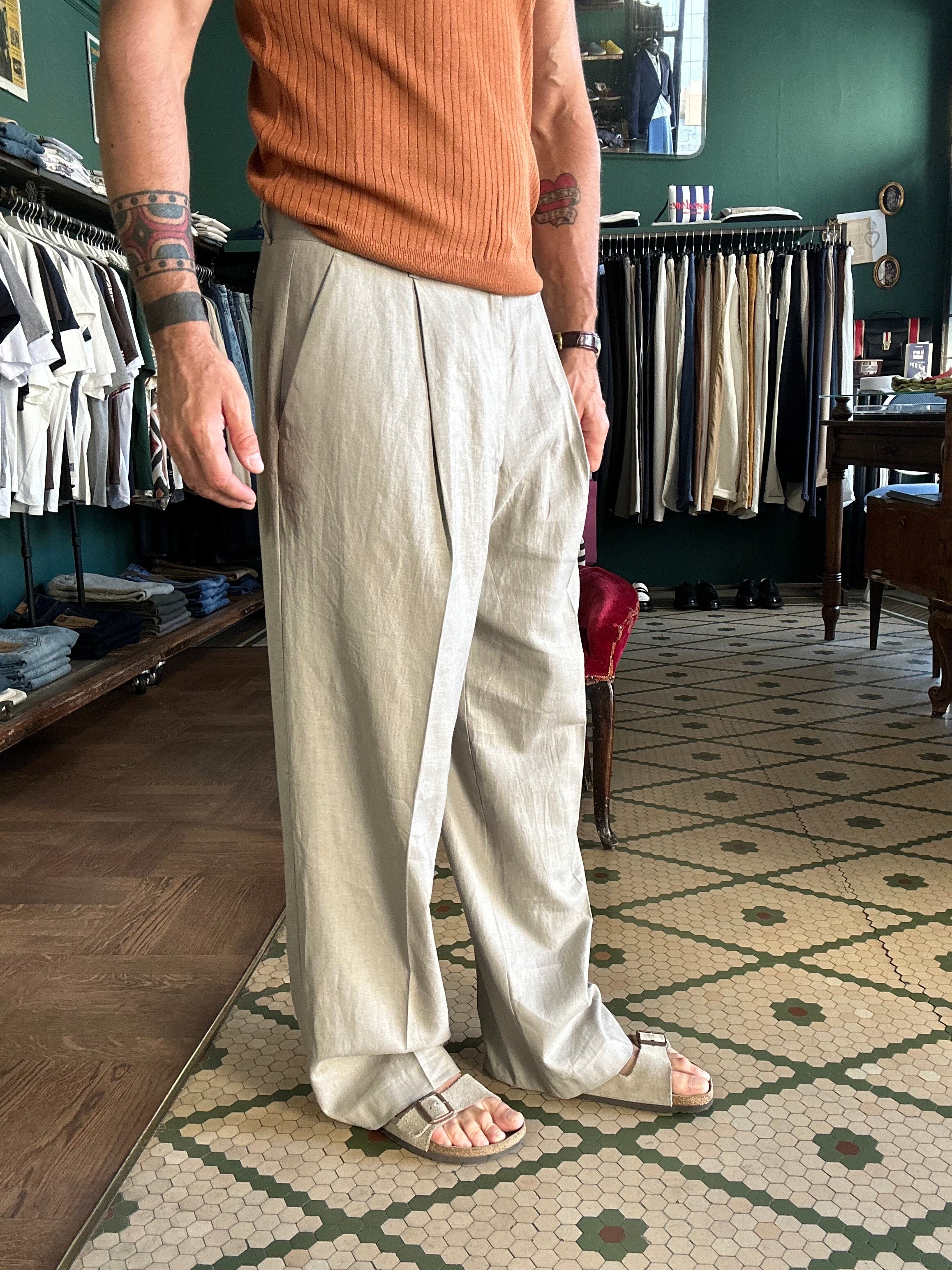 Pantalone loose fit con pence in misto Lino