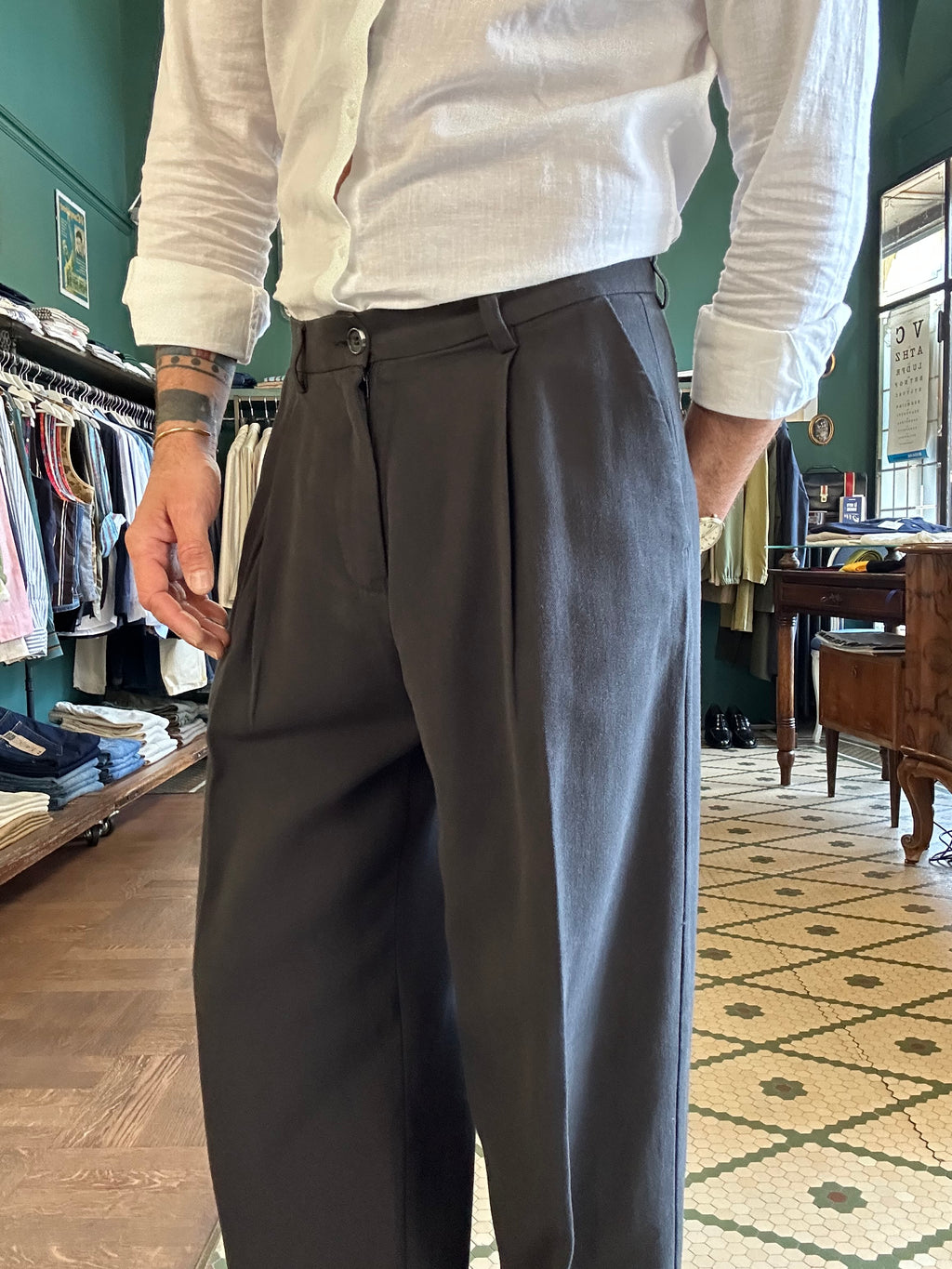 Linen blend oversized trousers with pleats