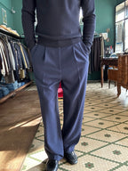 Pantalone loose fit con pence