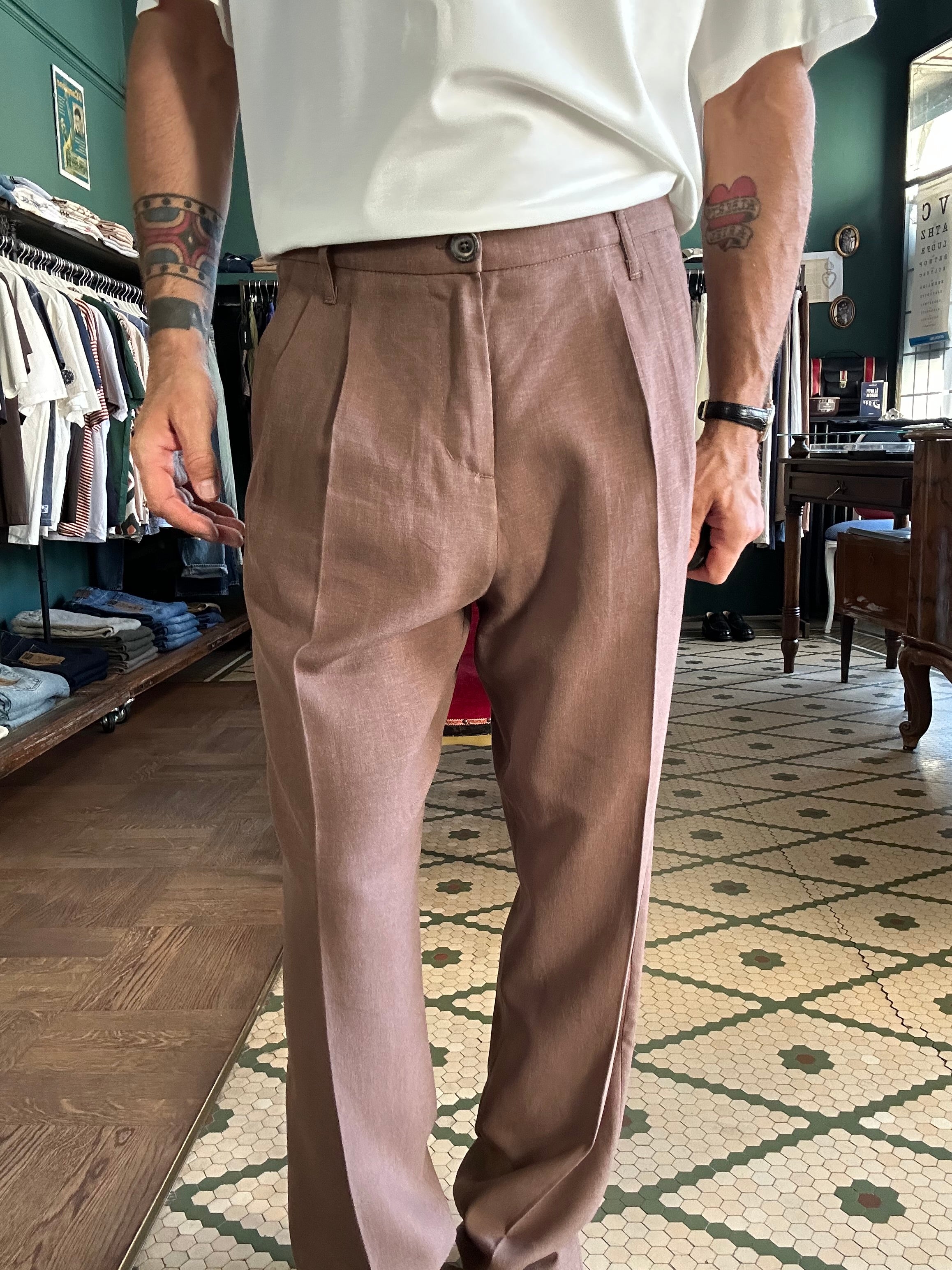 Pantalone con pence regular fit misto lino