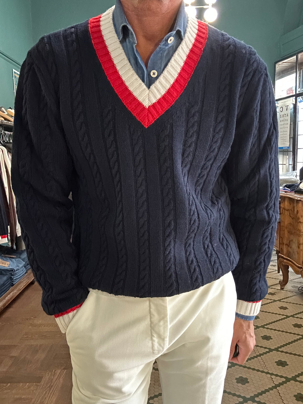 Maglione scollo V College misto lana