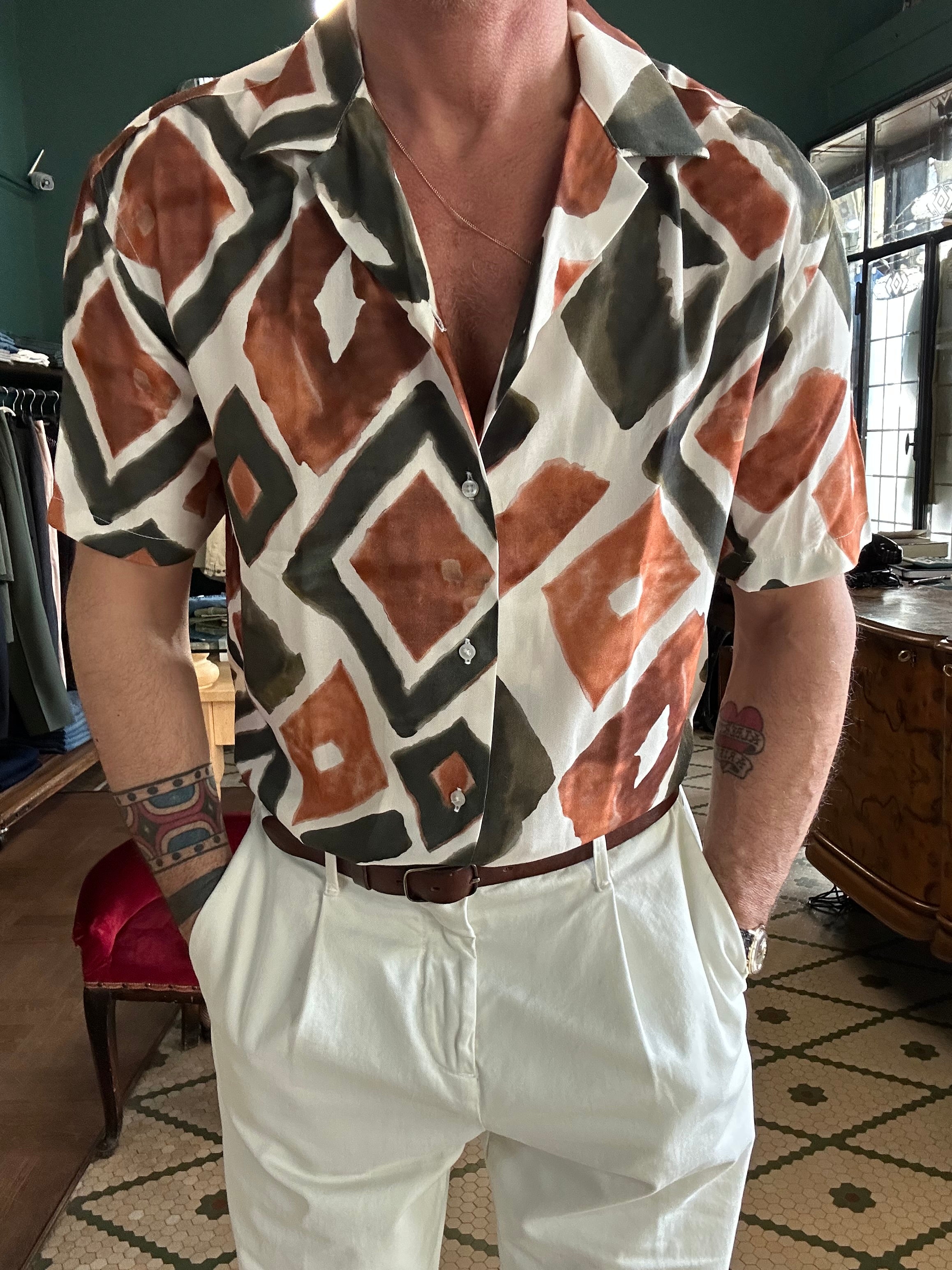 Camicia Maori in viscosa collo Hawaii