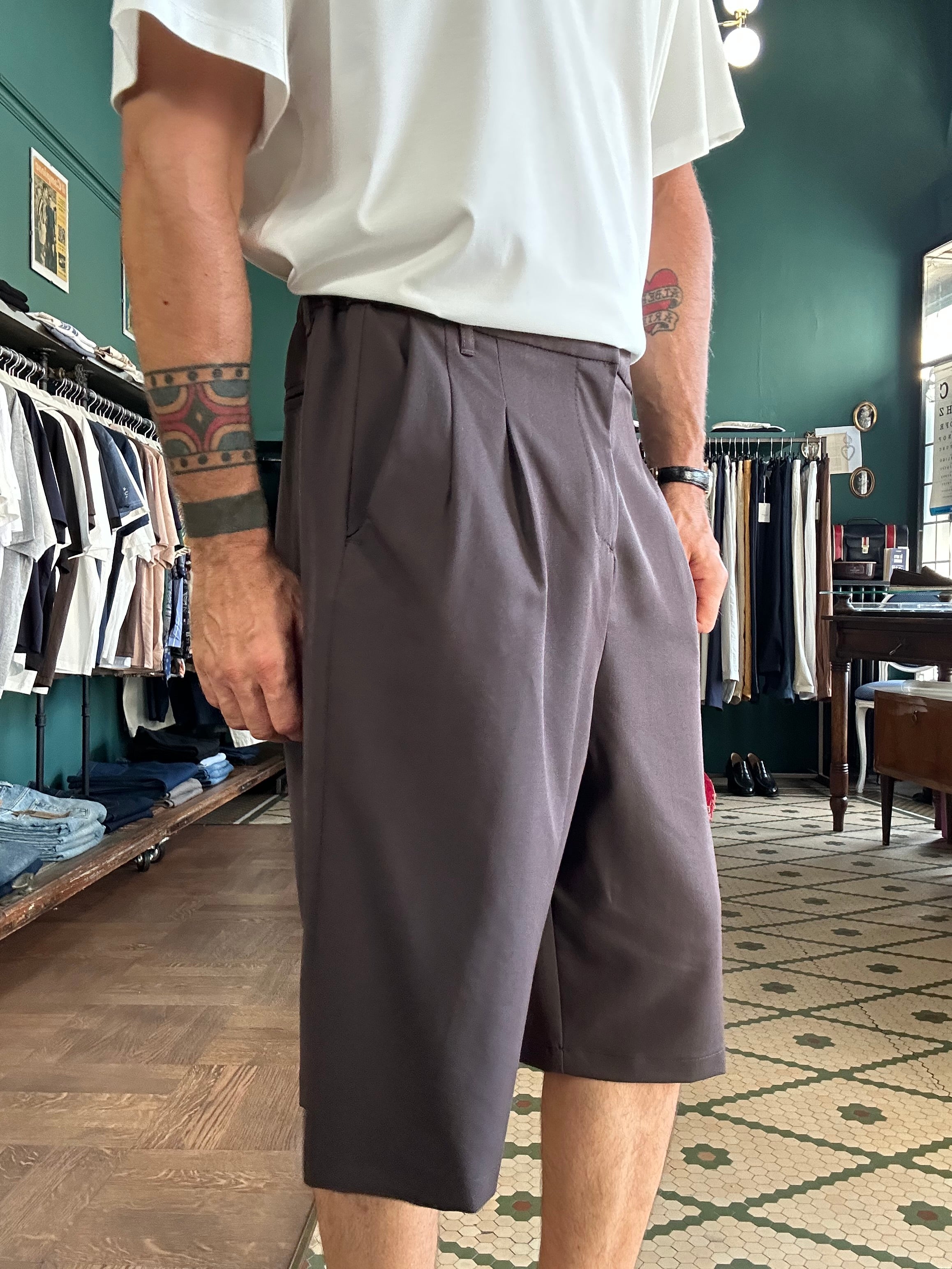 Bermuda oversize con pence Made in Italiy