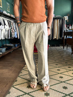Pantalone loose fit con pence in misto Lino