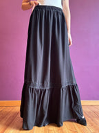 Gonna lunga nera con ricamo