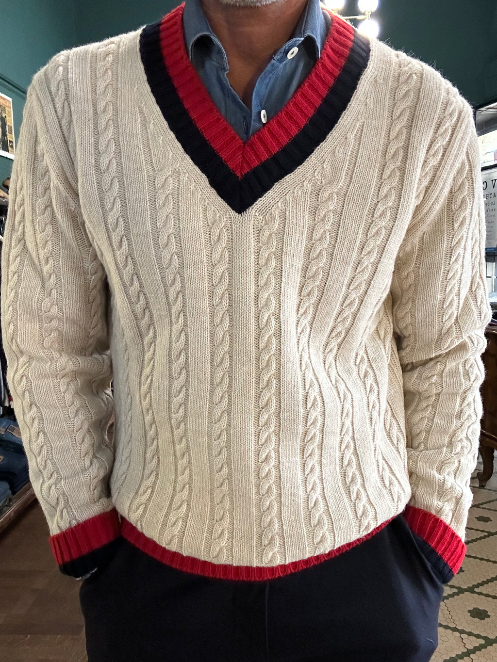 Maglione scollo V College misto lana