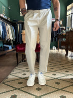 Chino with pleats regular fit