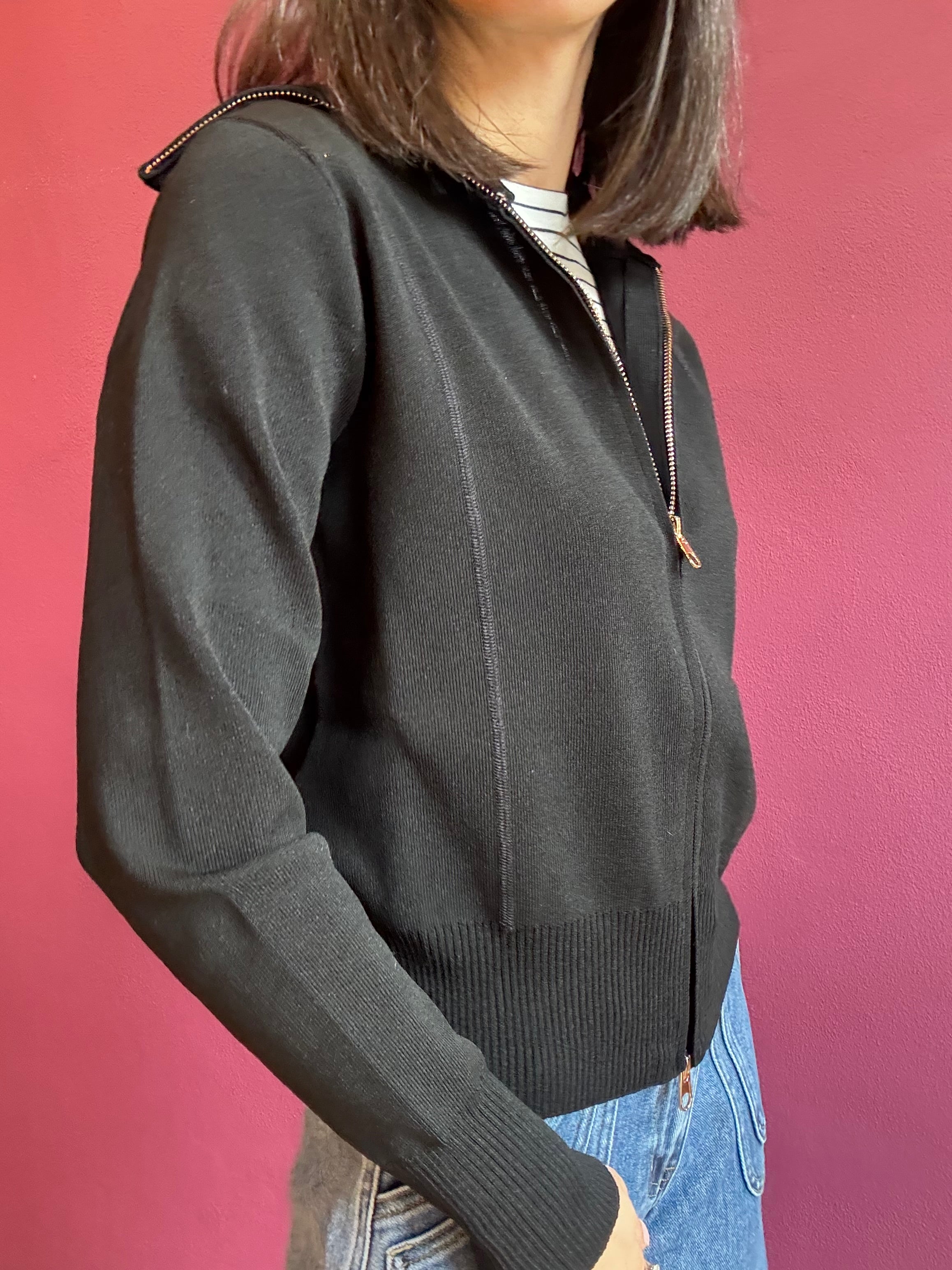 Schwarzes Sweatshirt mit Reißverschluss