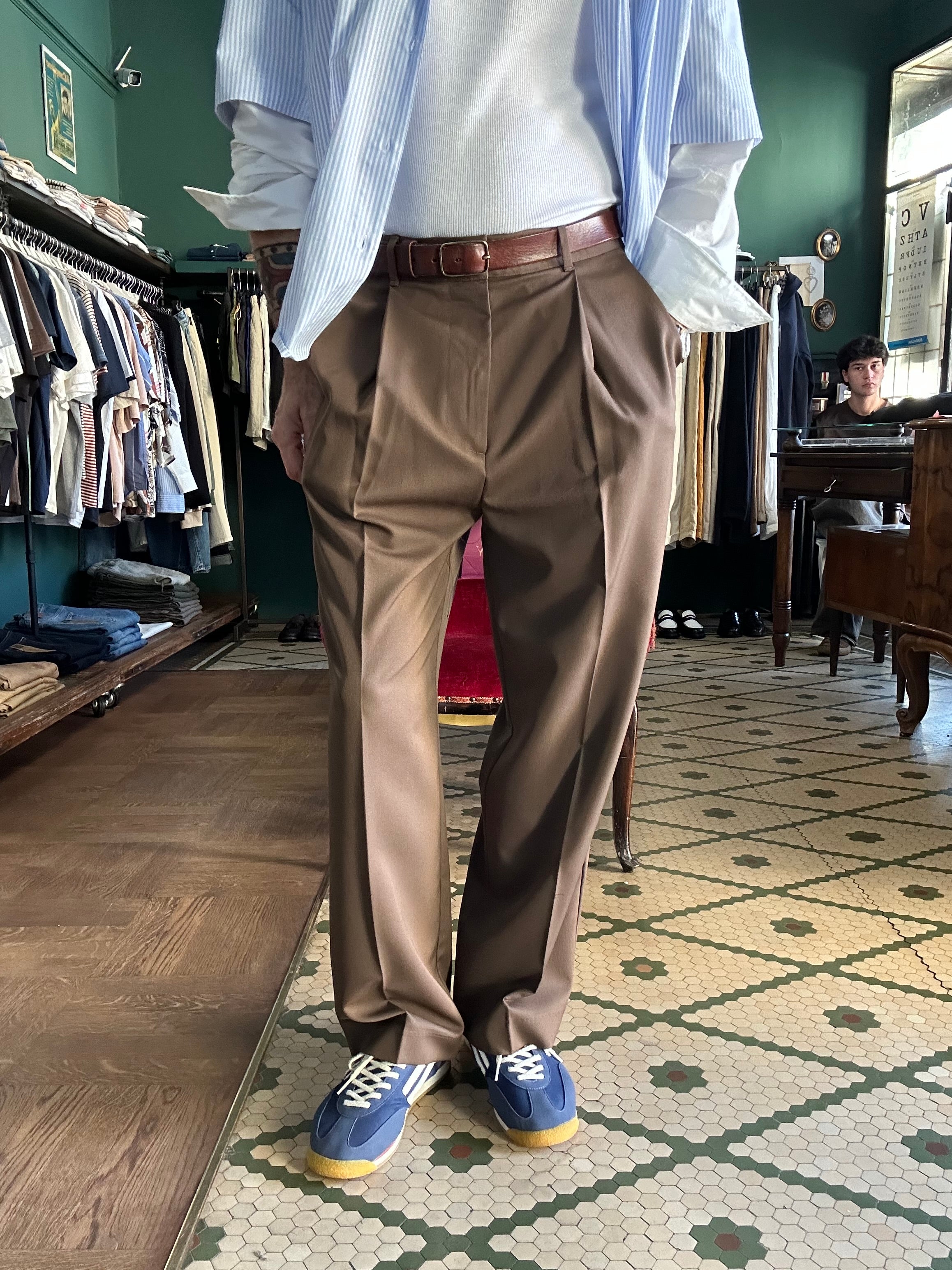 Pantalone con pence loose fit