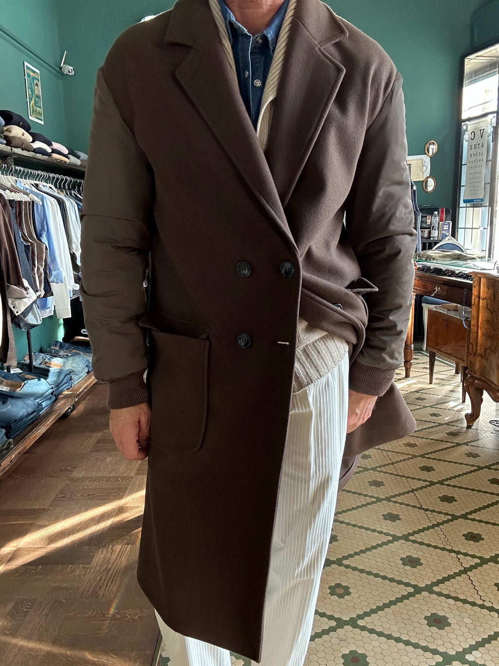 Cappotto doppiopetto con manica impermeabile