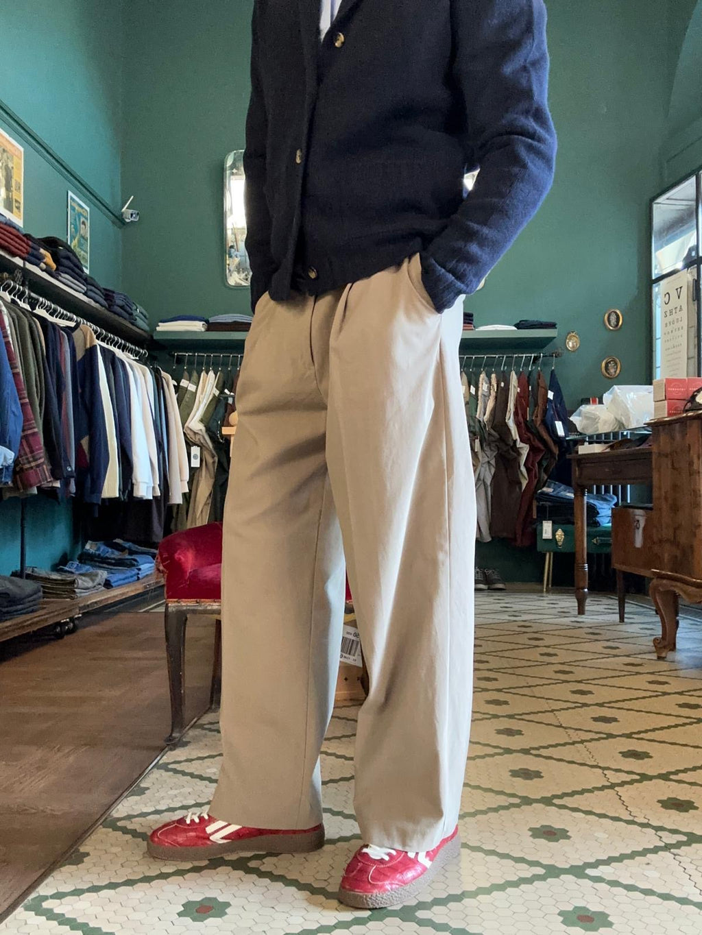 Pantalone in cotone con pence