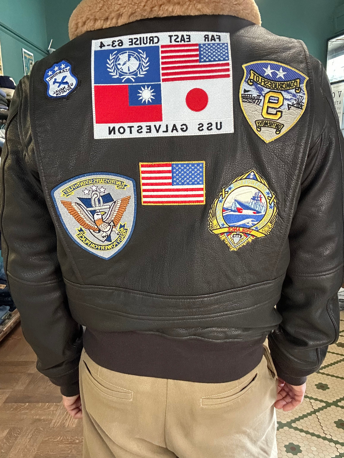 TOP GUN® OFFICIAL SIGNATURE SERIES LEATHER JACKET 1.0 WITH REMOVABLE MOUTON COLLAR