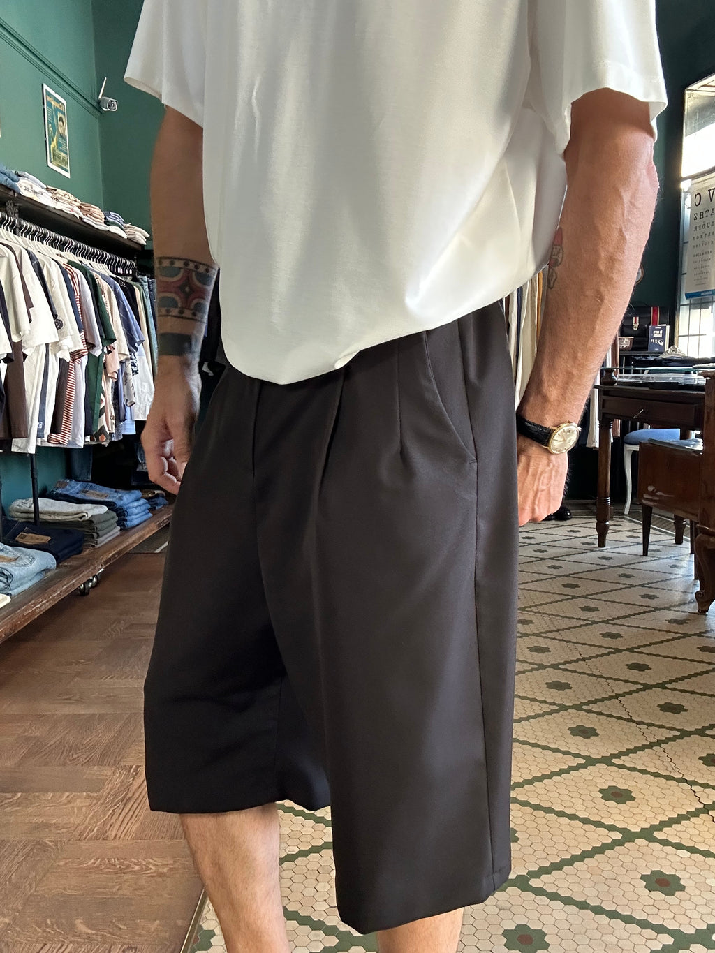 Bermuda oversize con pence Made in Italiy