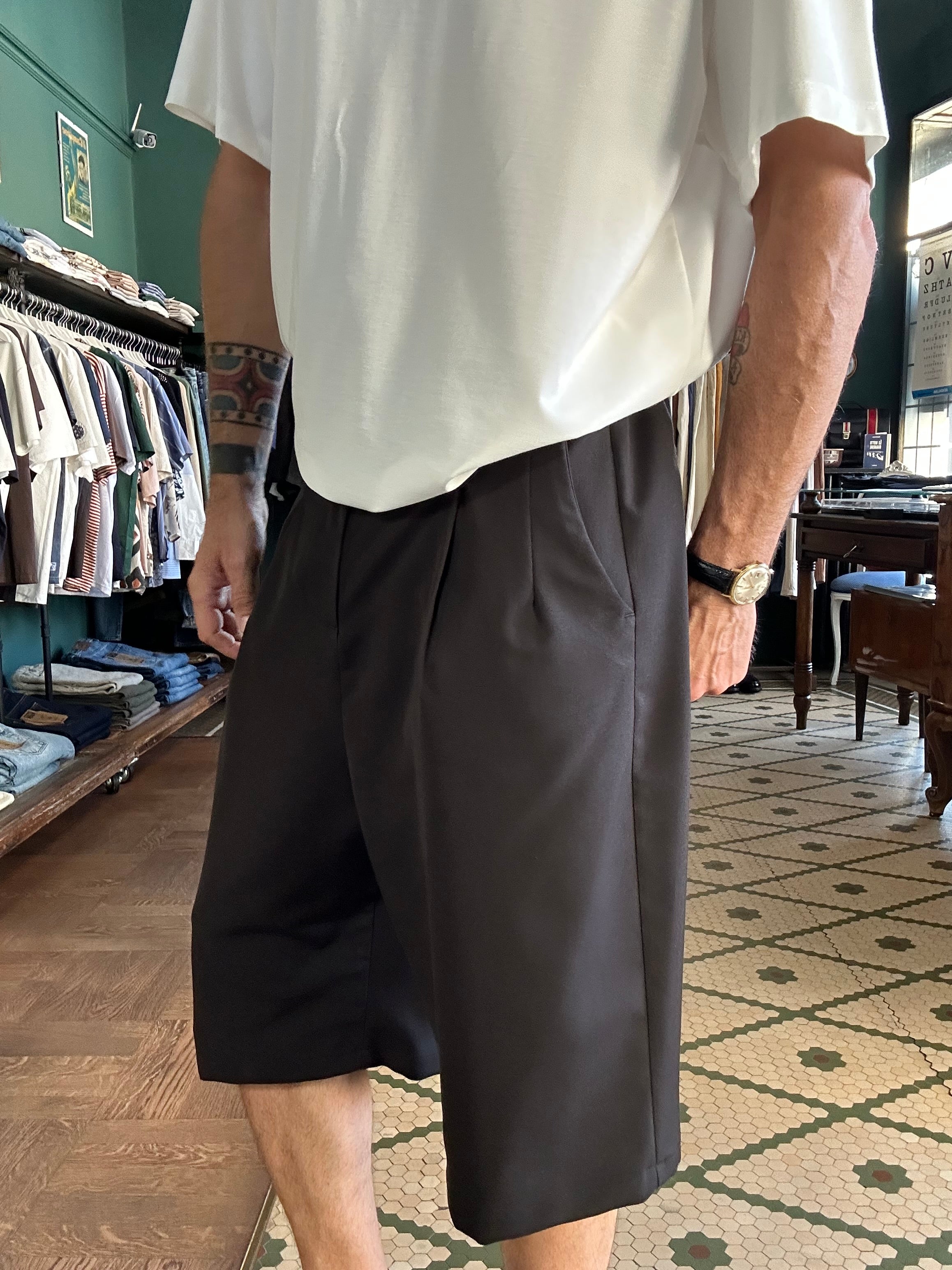 Bermuda oversize con pence Made in Italiy