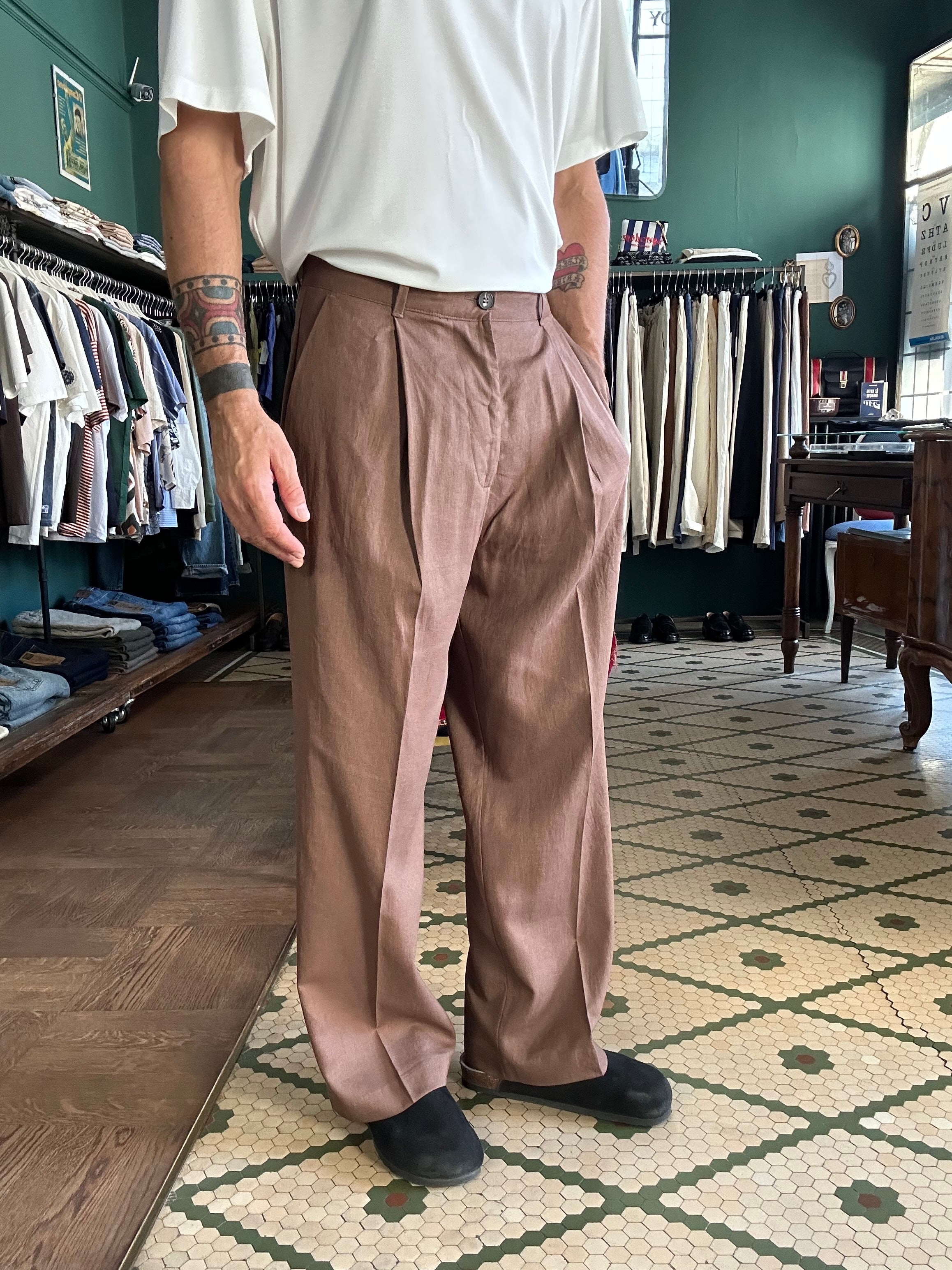 Pantalone loose fit con pence in misto Lino