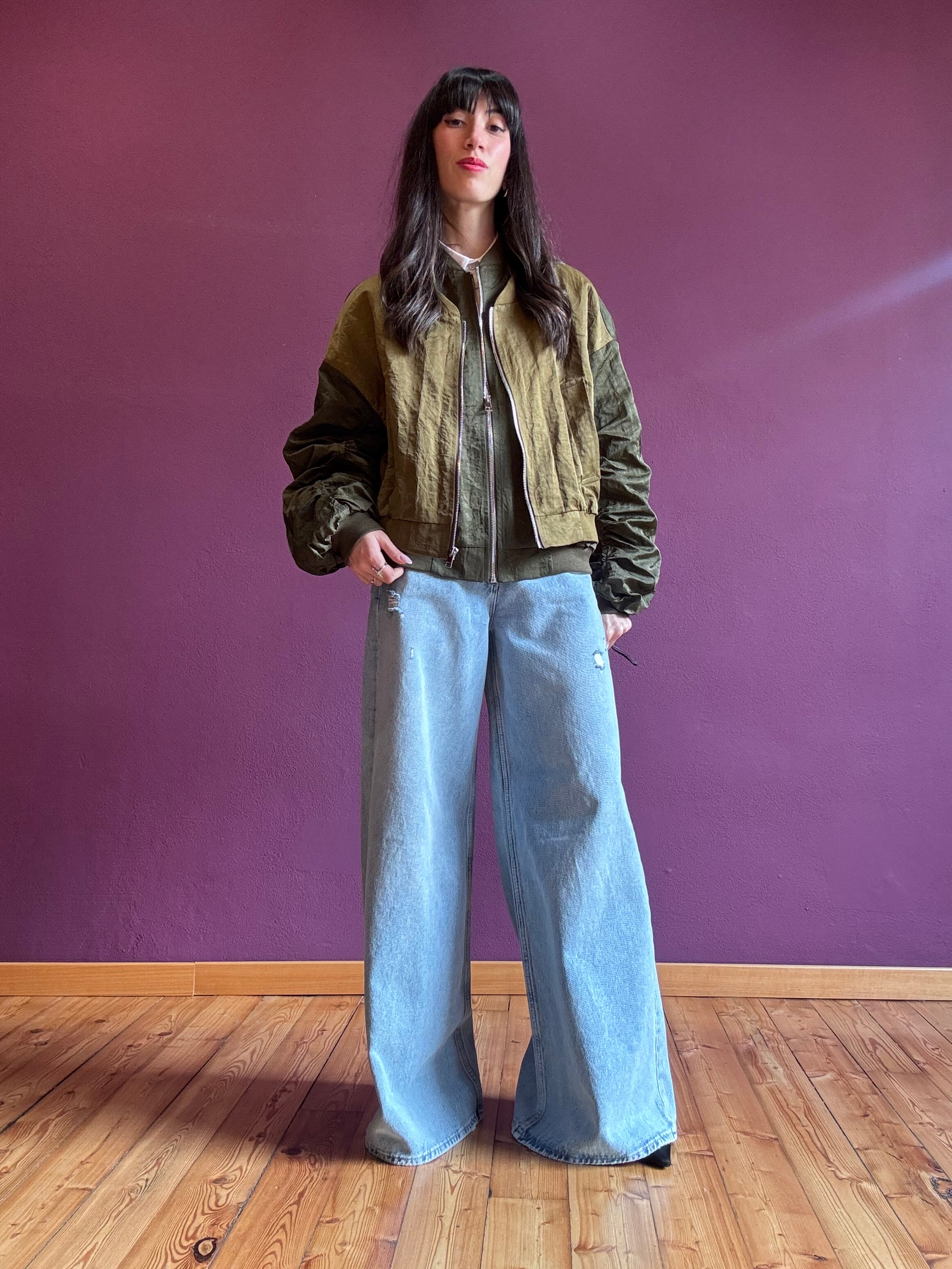 Bomber con manica arricciata verde