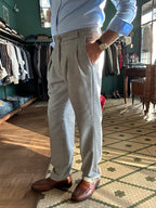 Pantalone con pence regular fit spigato