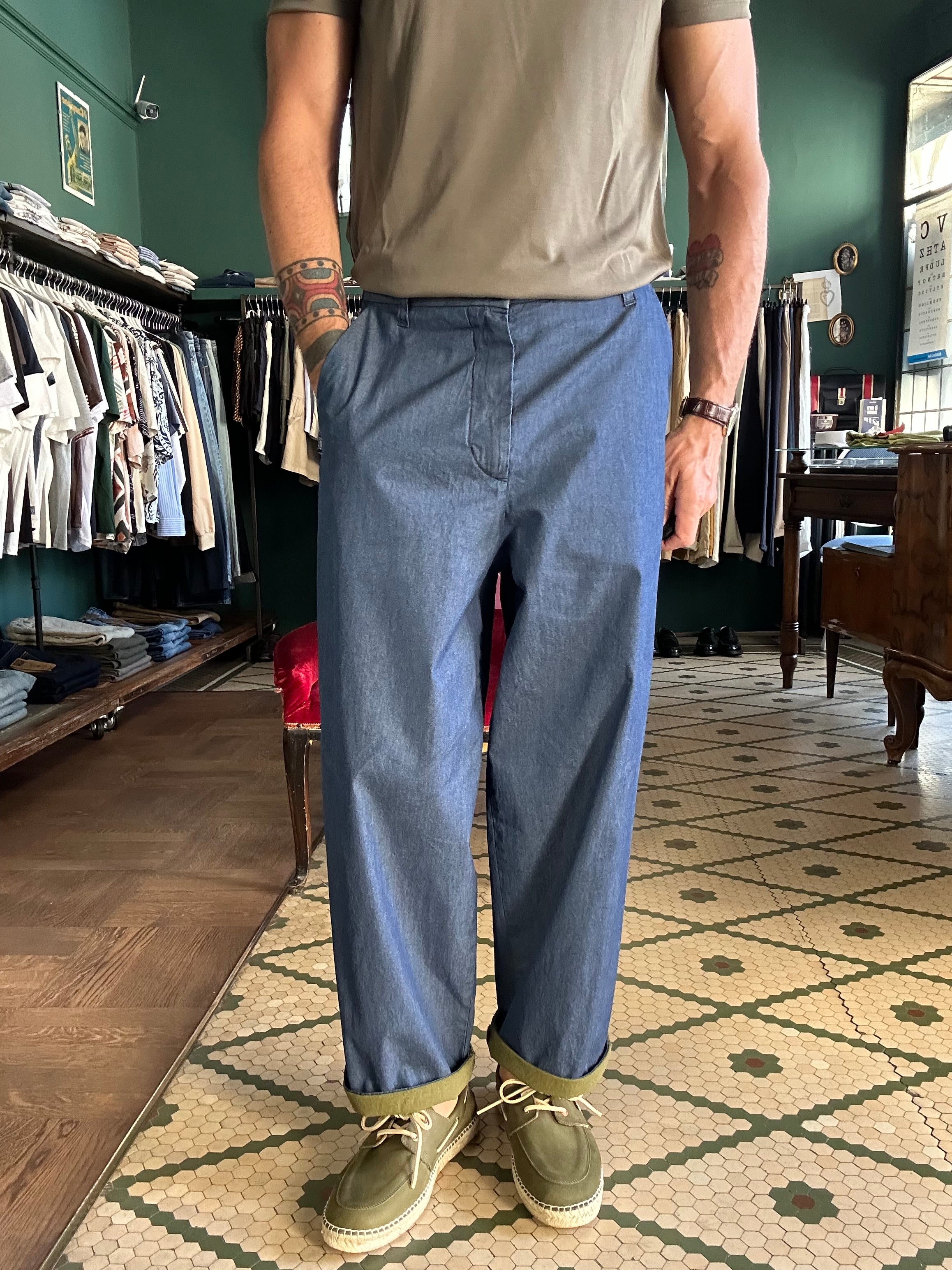 Pantalone vestibilitá comoda in chambray