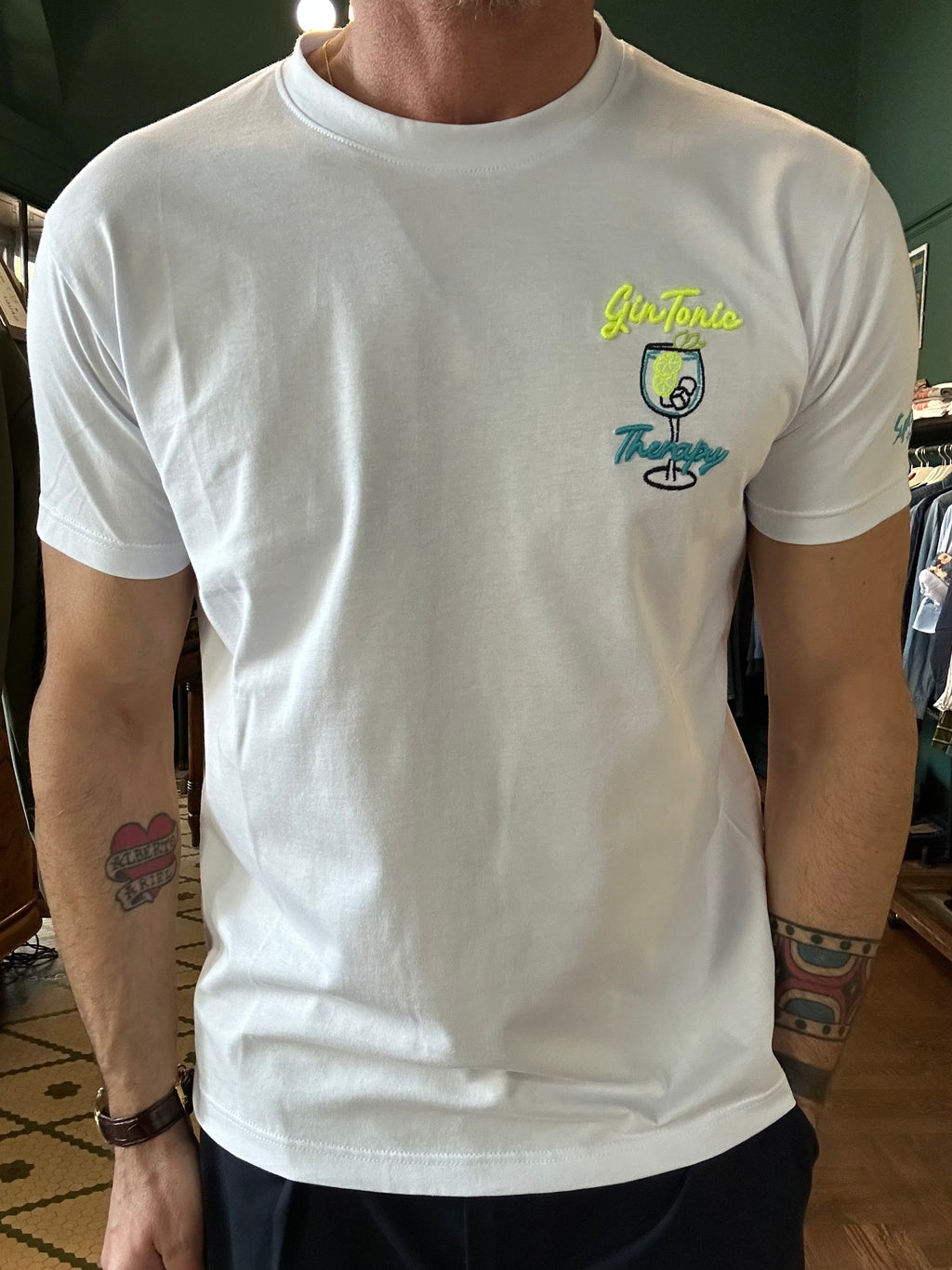 T-shirt embroidered gin and tonic therapy