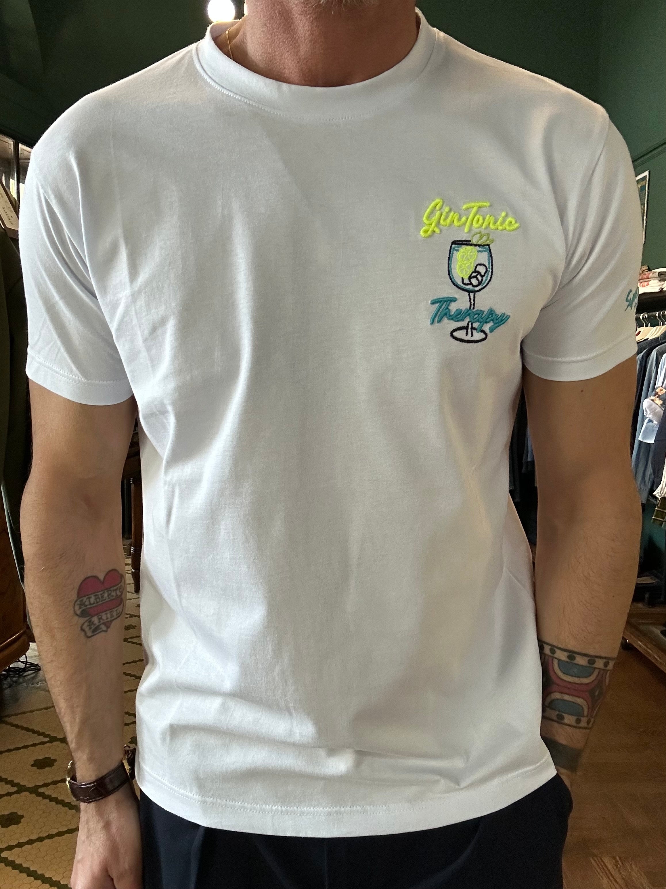 T-shirt embroidered gin and tonic therapy
