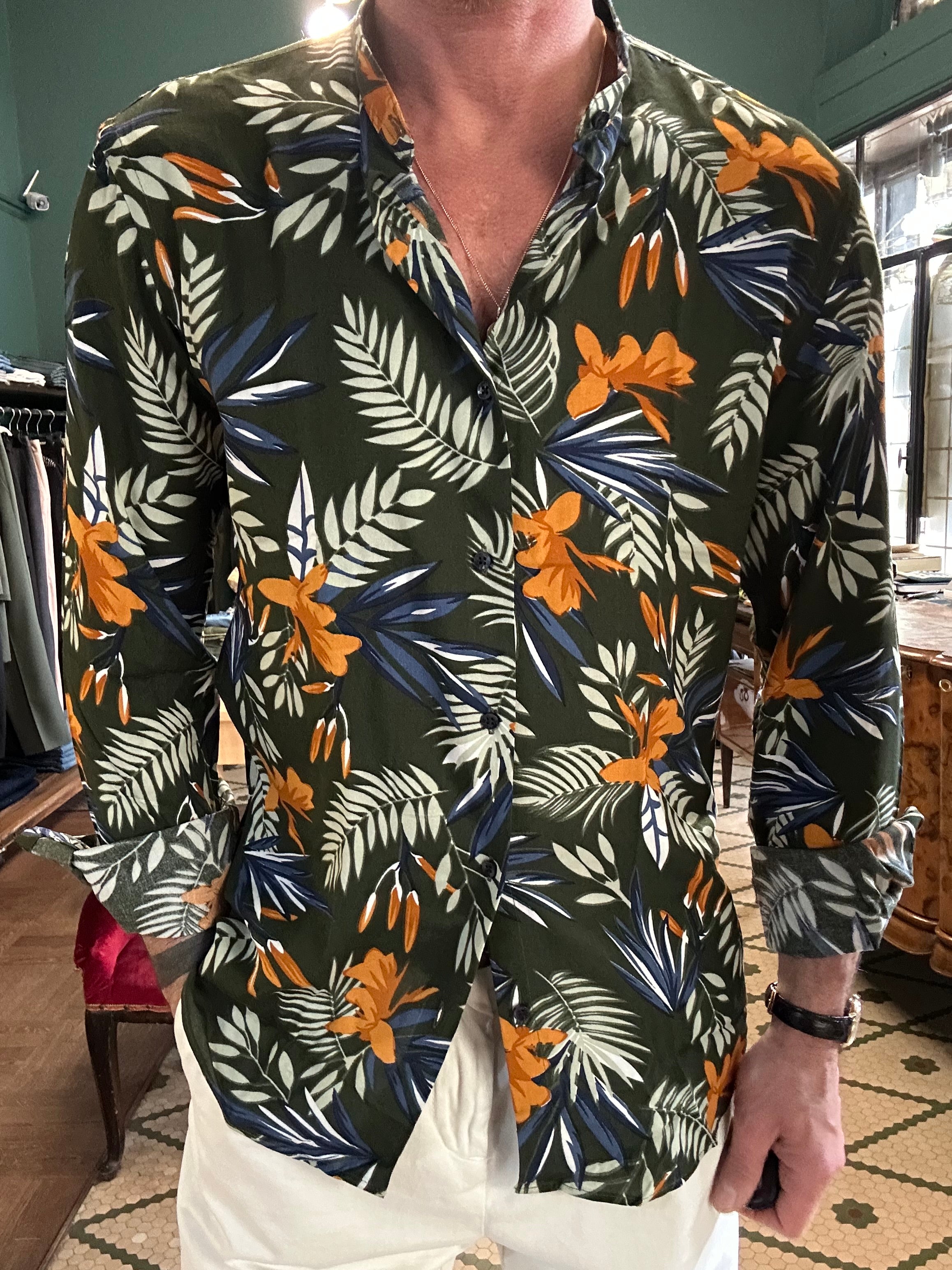 Camicia coreana in viscosa tropicale