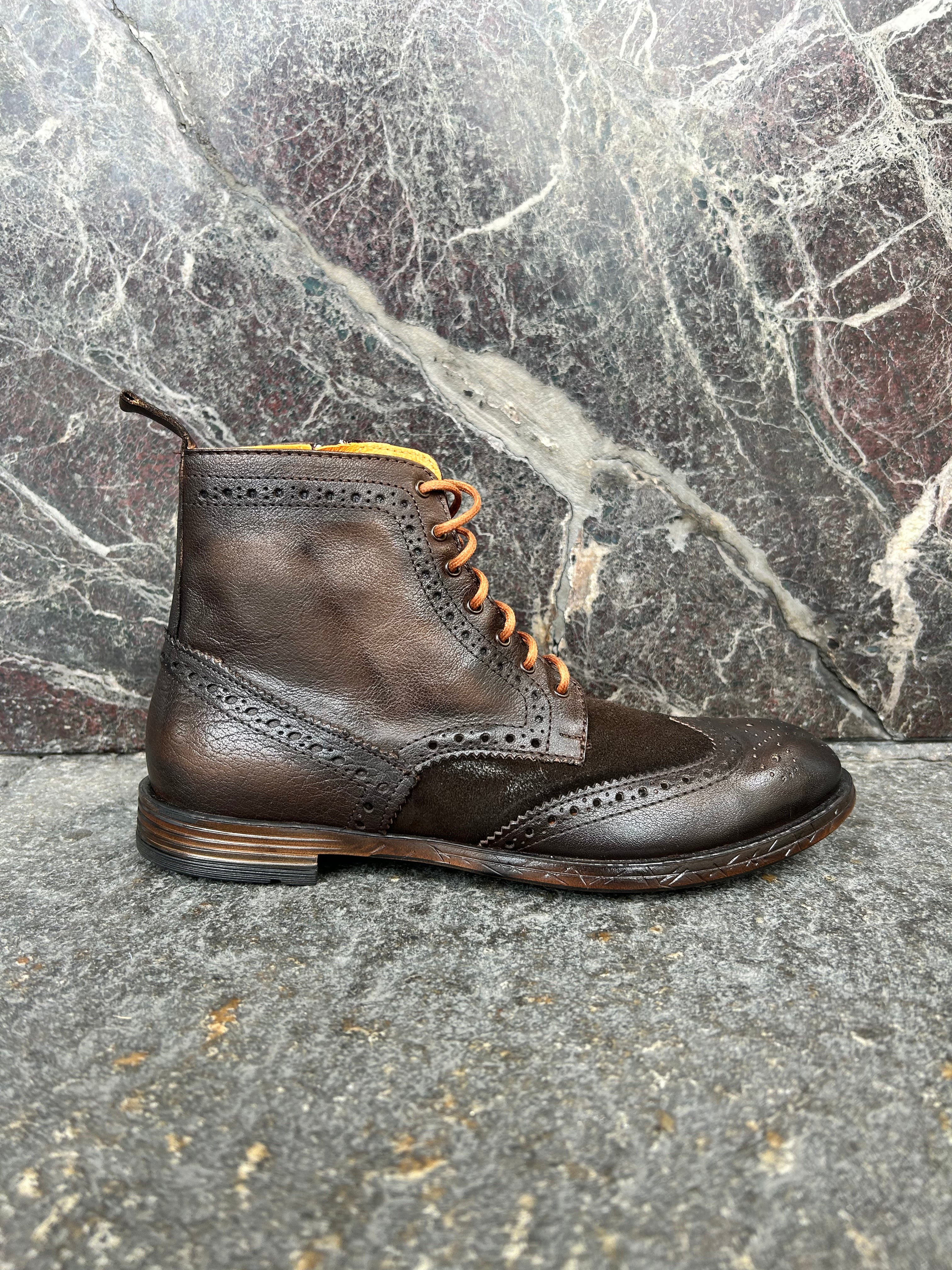 stivaletto stringato in vitello e suede testa di moro