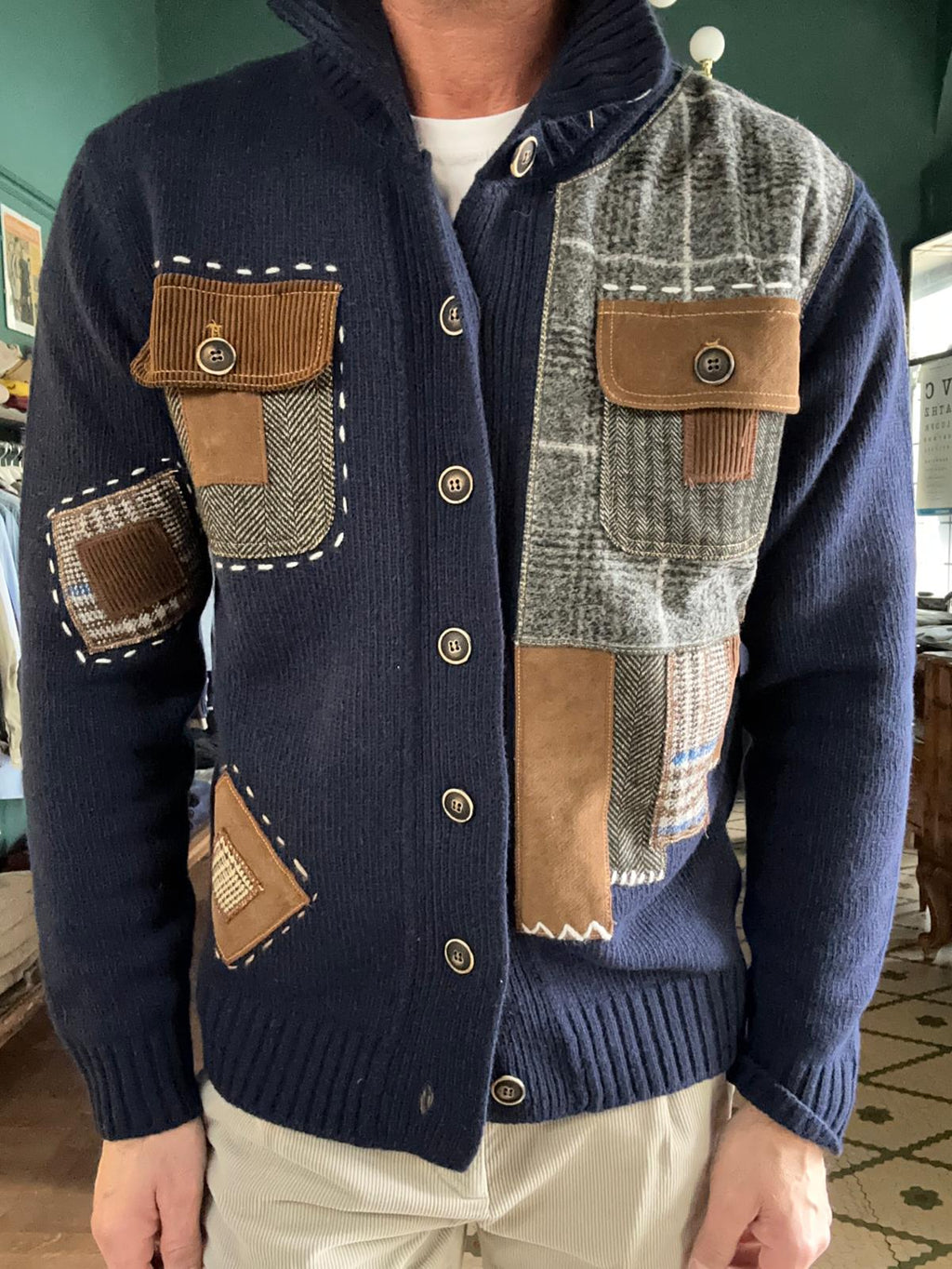 Wollstrickjacke mit Aufnäher