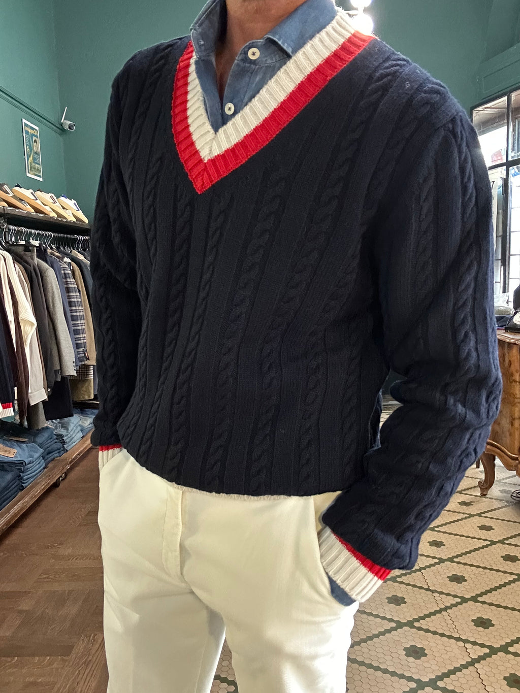 Maglione scollo V College misto lana