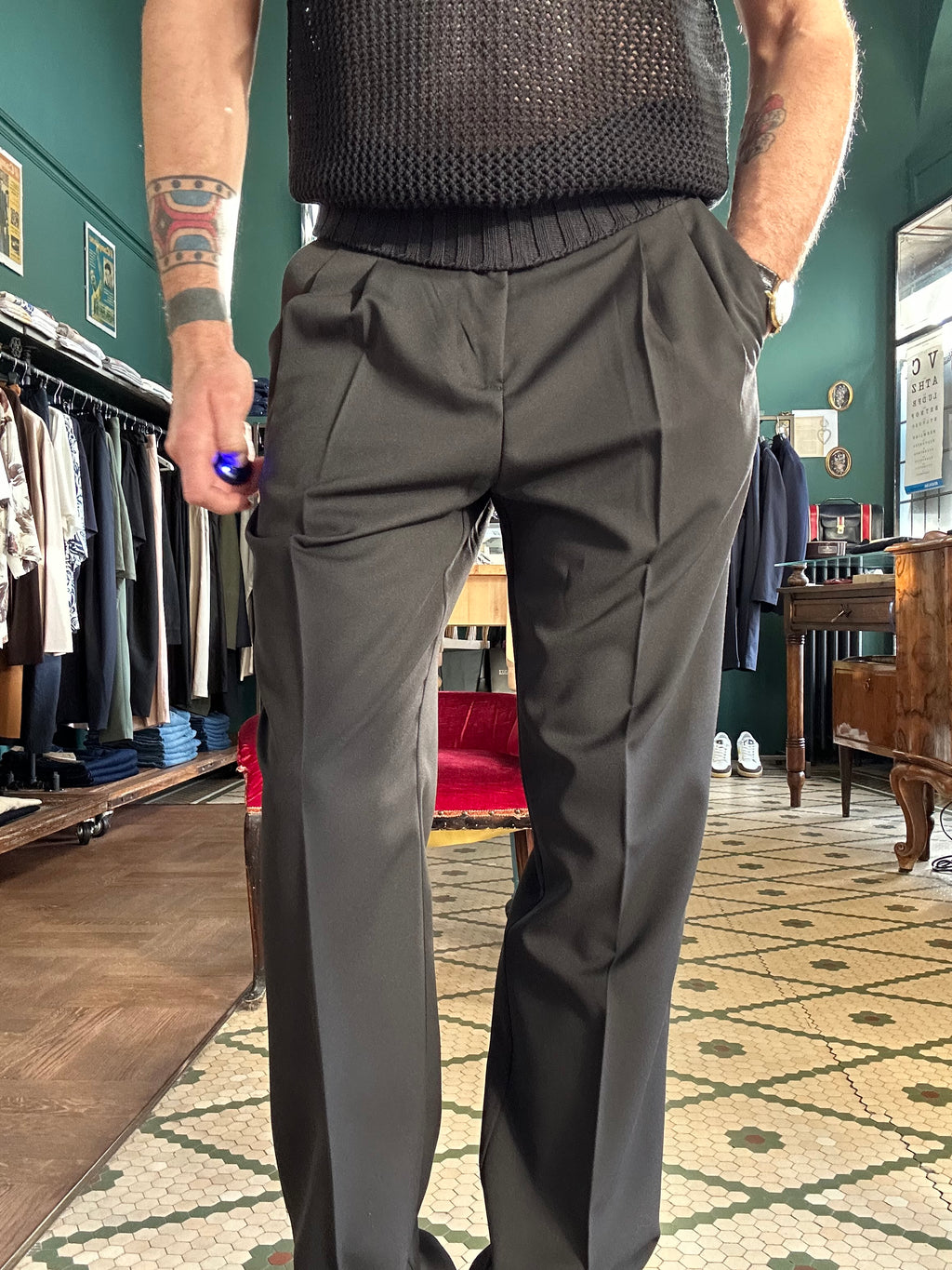 Pantalone con pence regular fit
