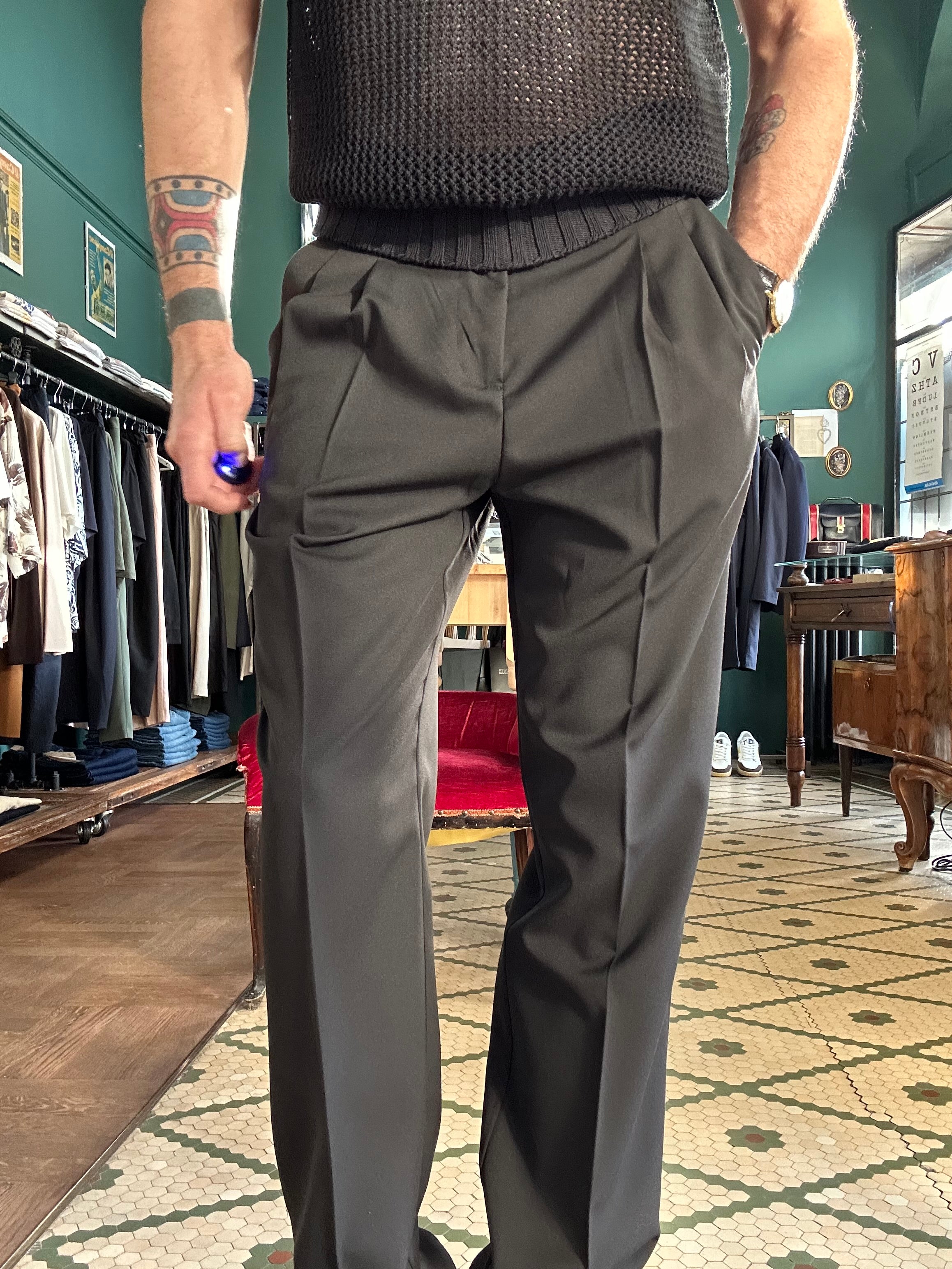 Pantalone con pence regular fit