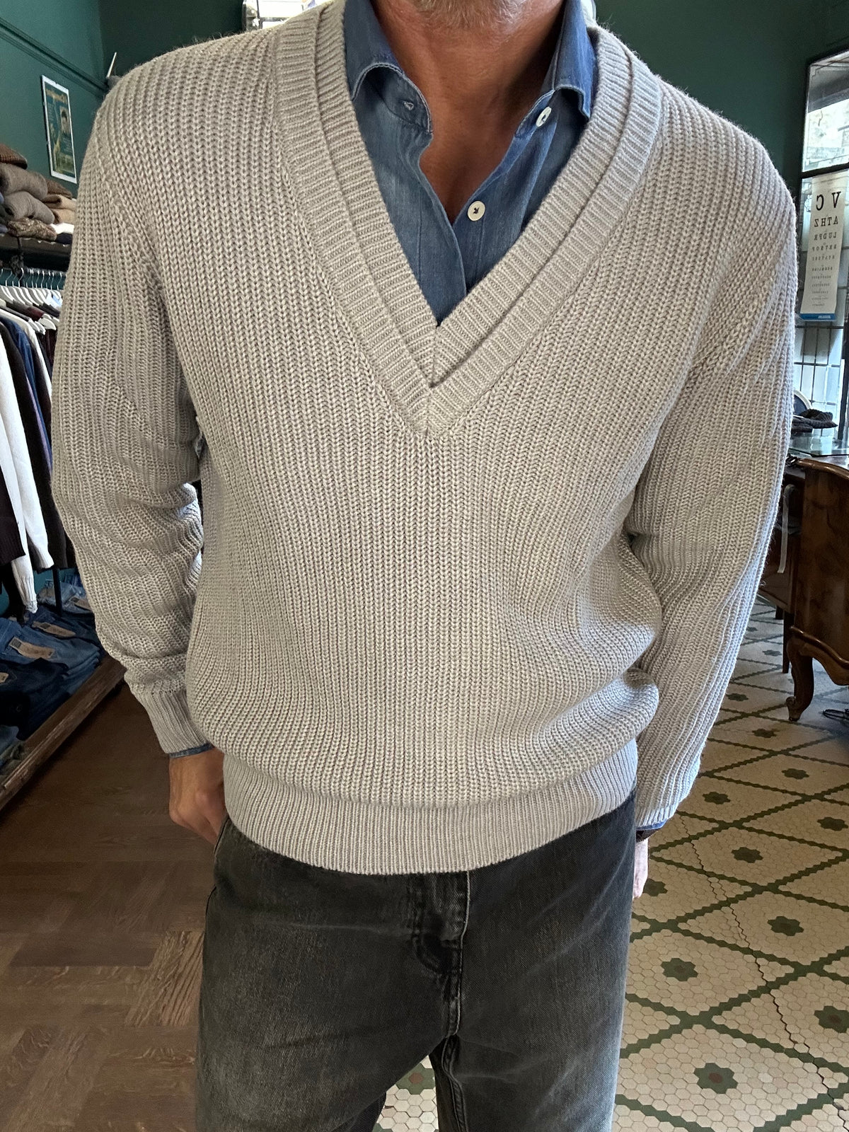 Maglione scollo V
