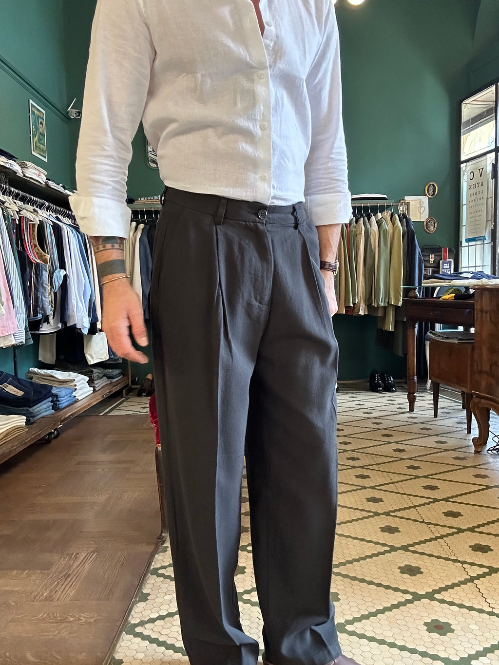 Linen blend oversized trousers with pleats