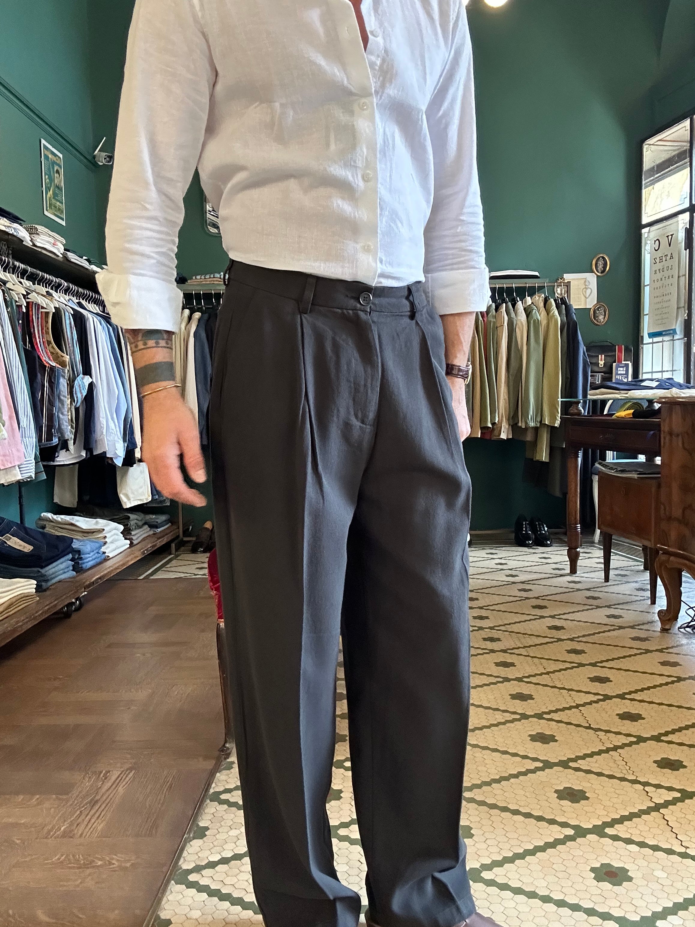 Linen blend oversized trousers with pleats