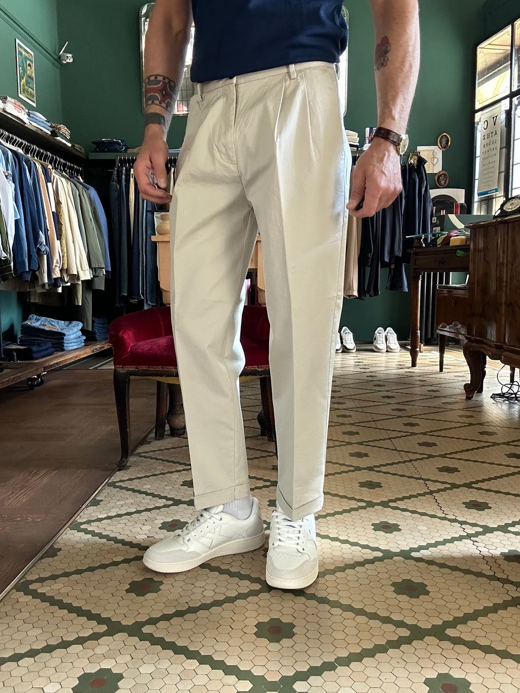 Chino with pleats regular fit
