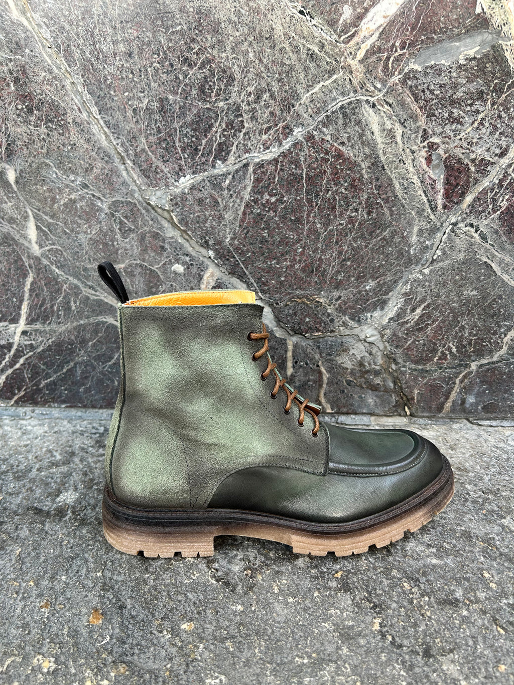 Stivaletto doppio pellame camoscio e vitello