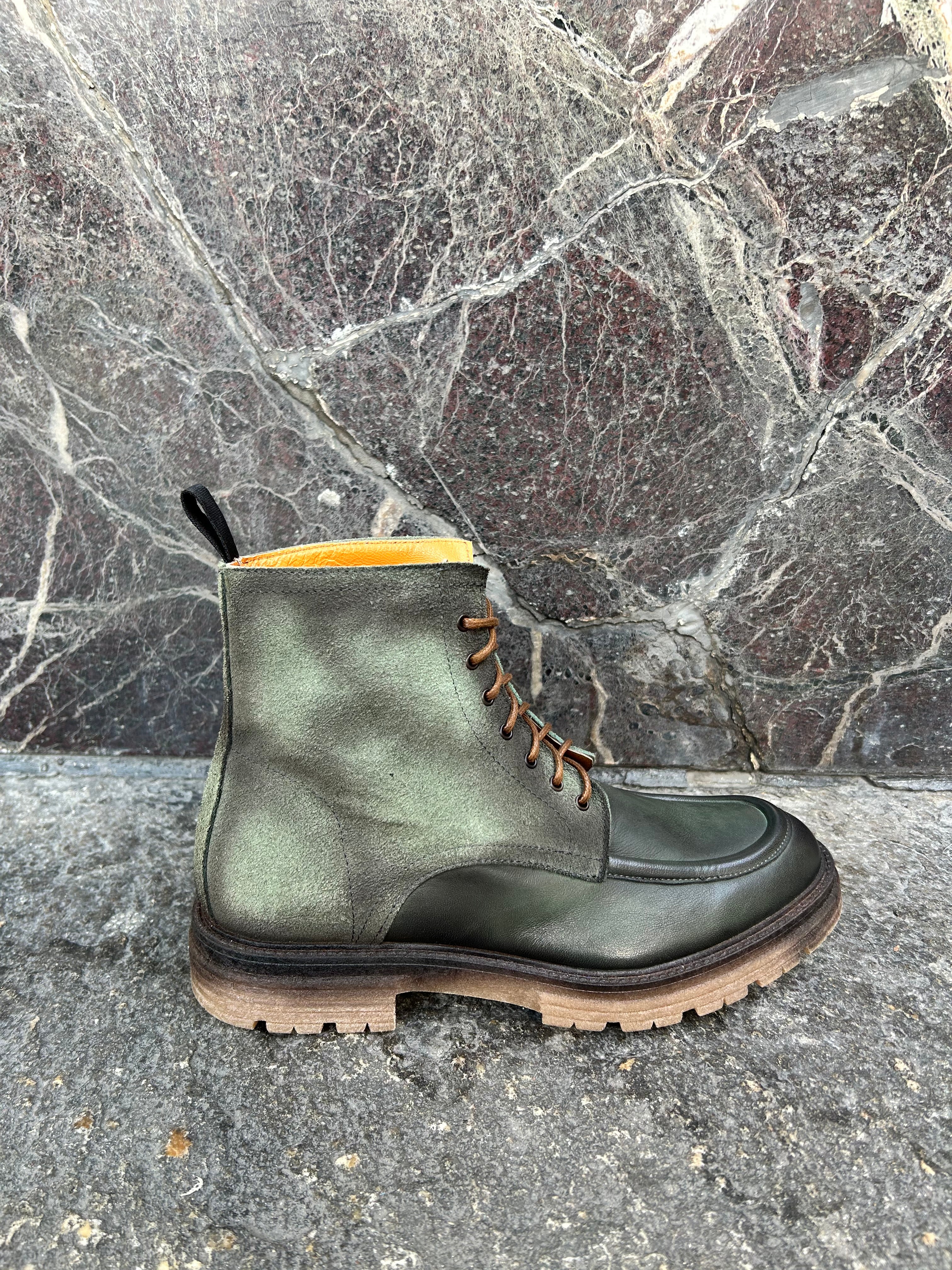 Stivaletto doppio pellame camoscio e vitello