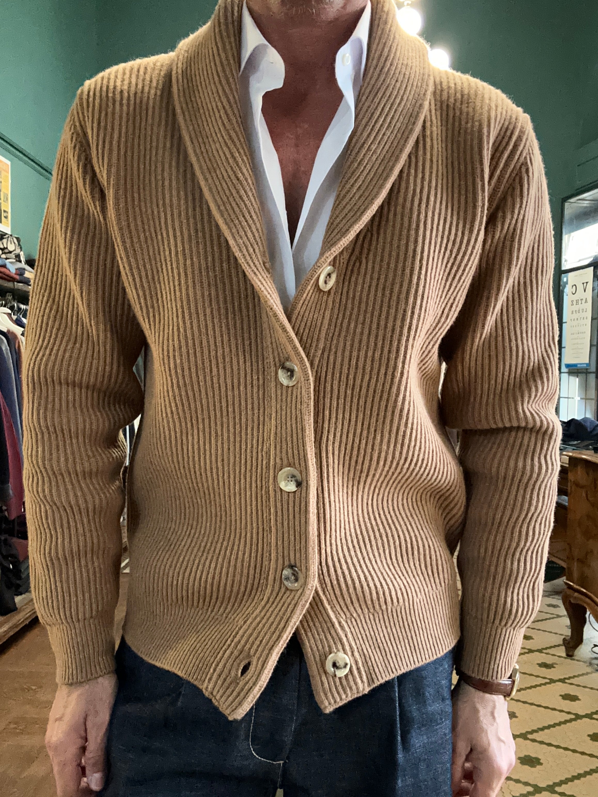 Cardigan sciallato in lana a coste