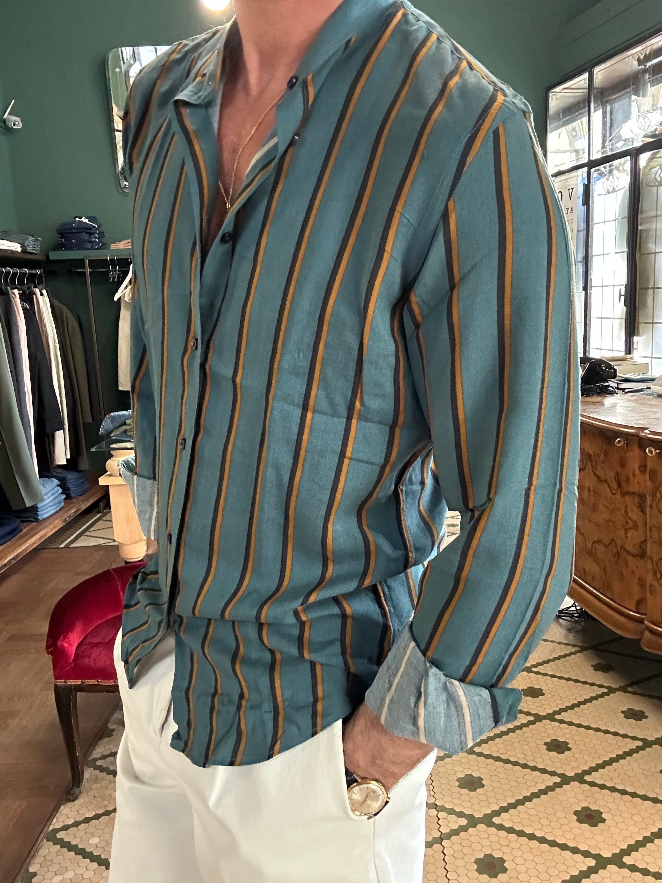 Camicia coreana a righe