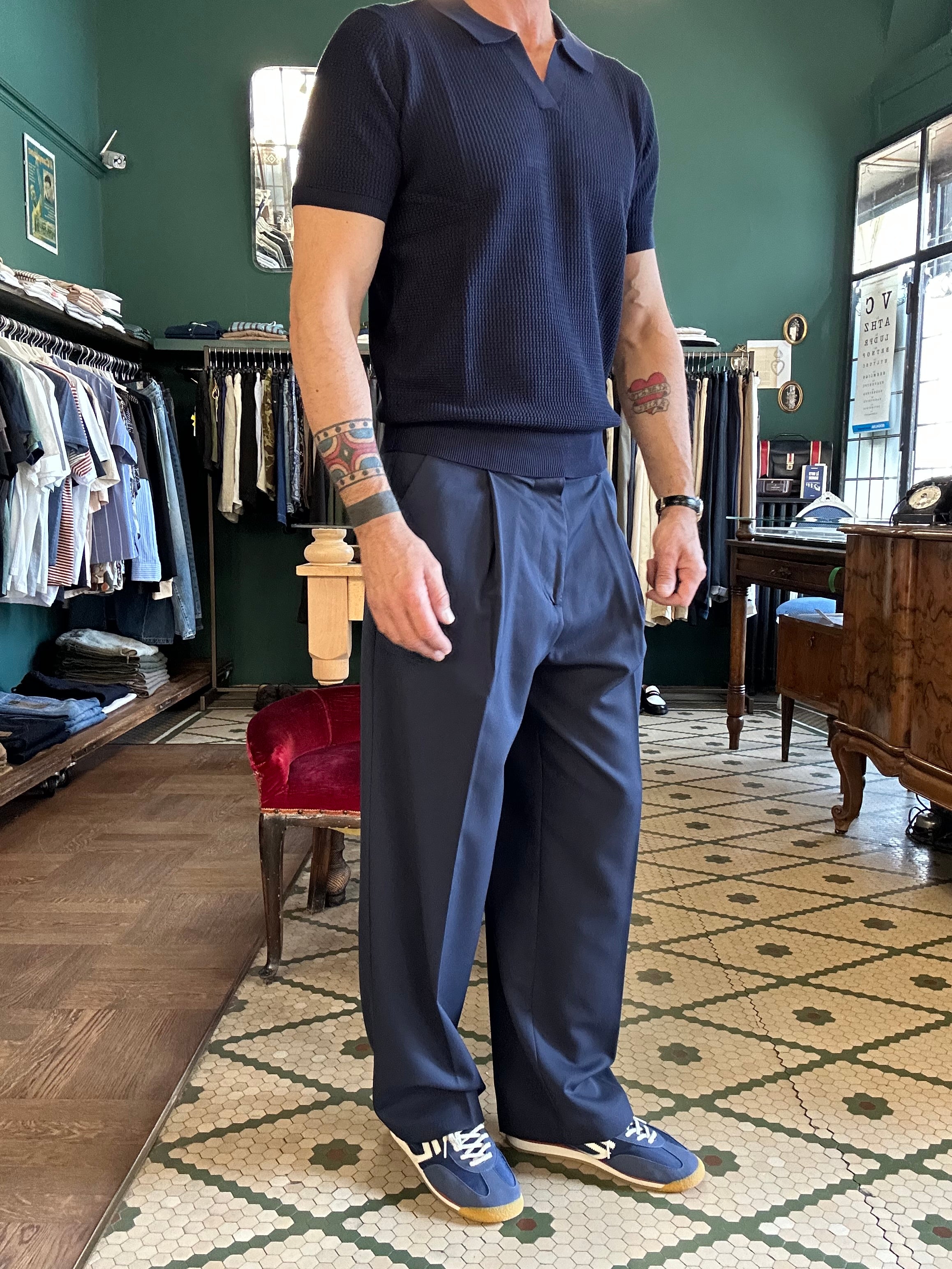 Pantalone con pence loose fit