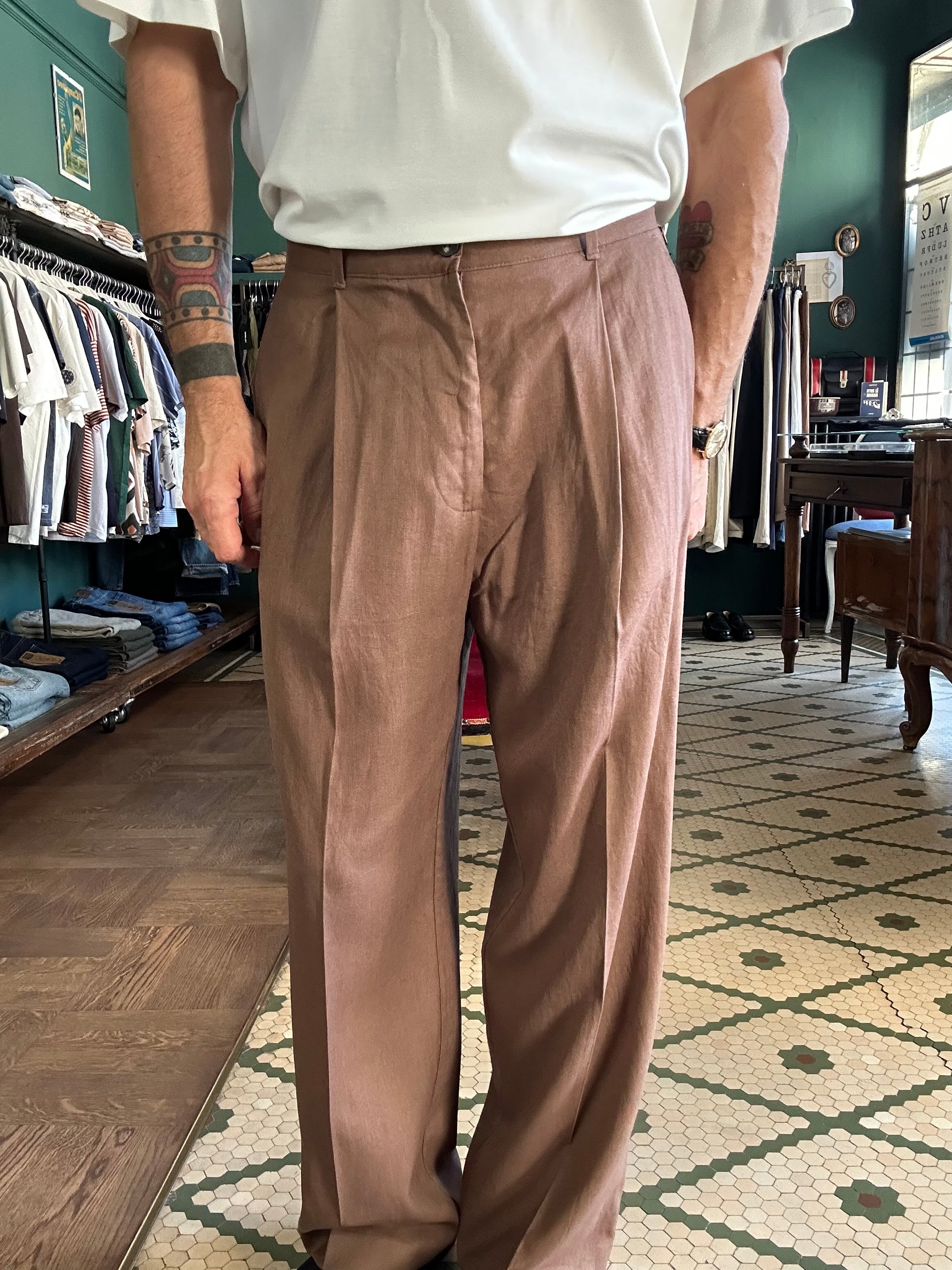 Pantalone loose fit con pence in misto Lino