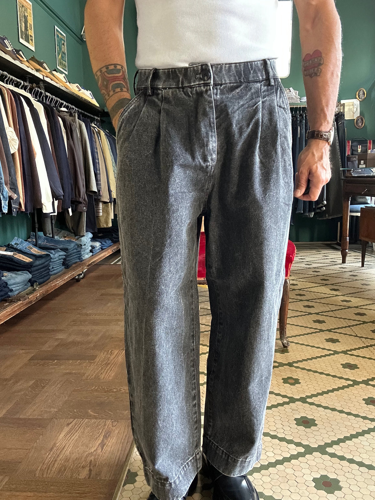 Jeans over tasca america