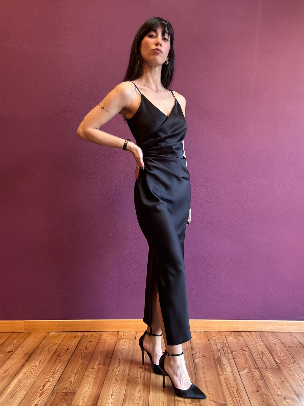 Abito con scollo drappeggiato