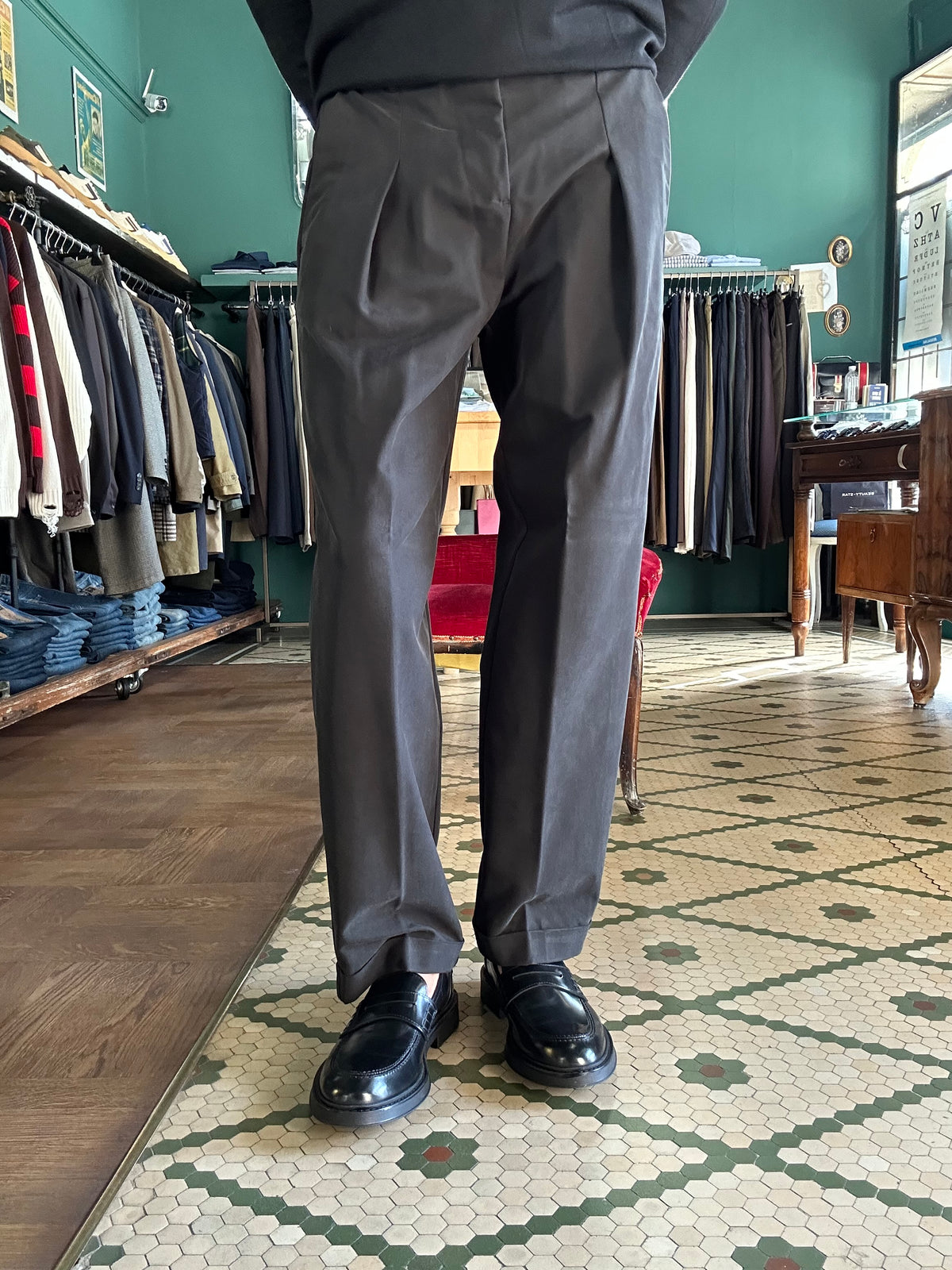 Pantalone Gand con pence loose fit