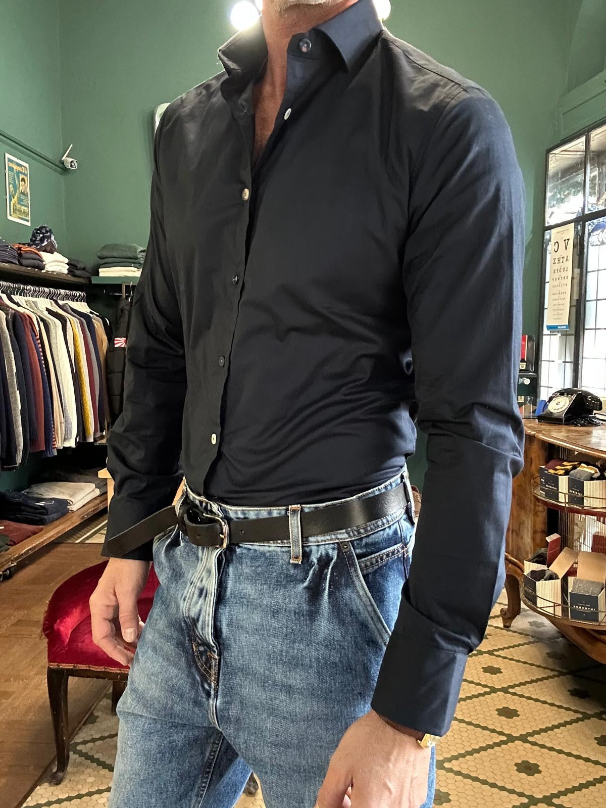 Koon shirt in stretch poplin with contrasting buttons