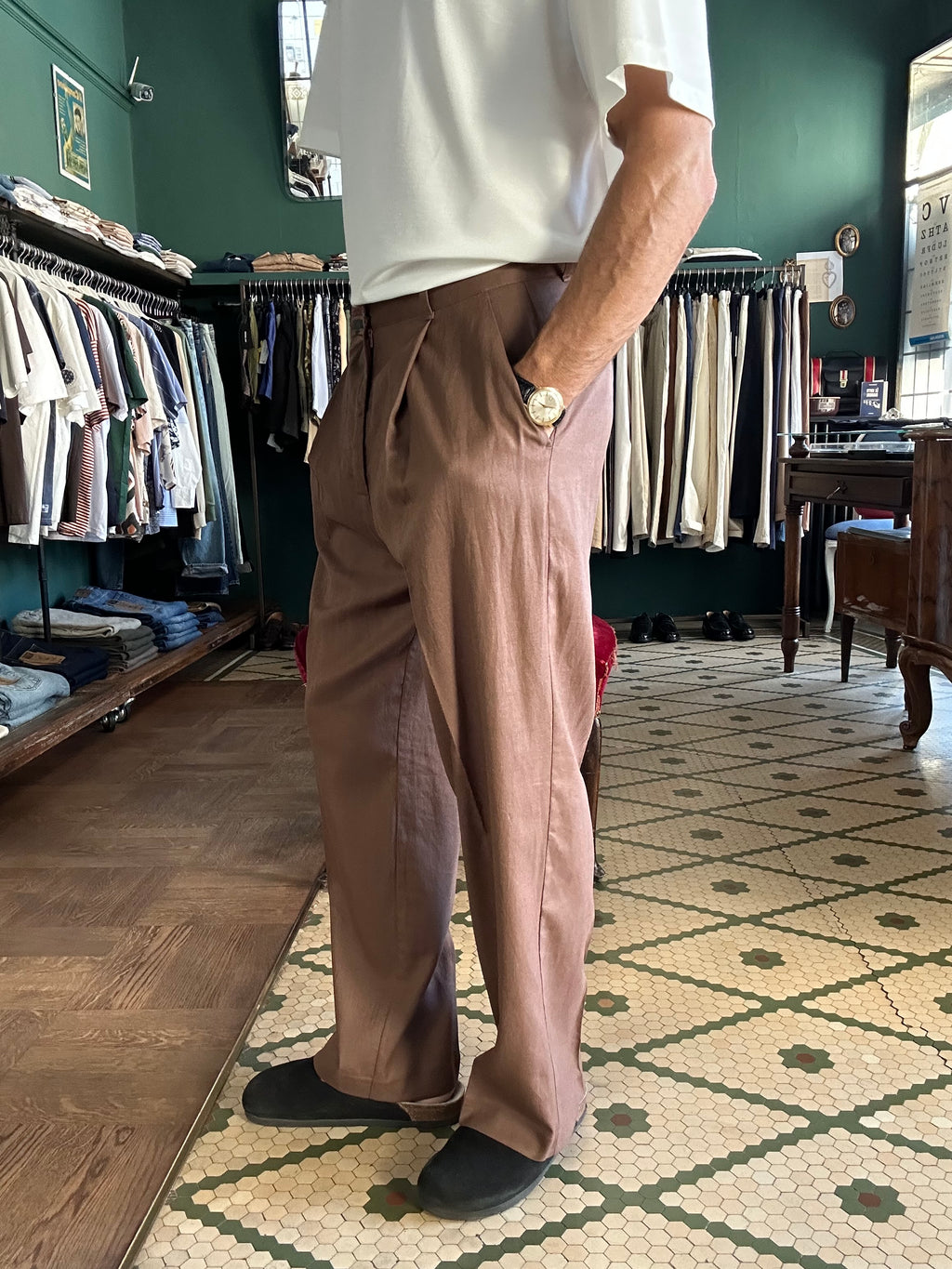 Pantalone loose fit con pence in misto Lino