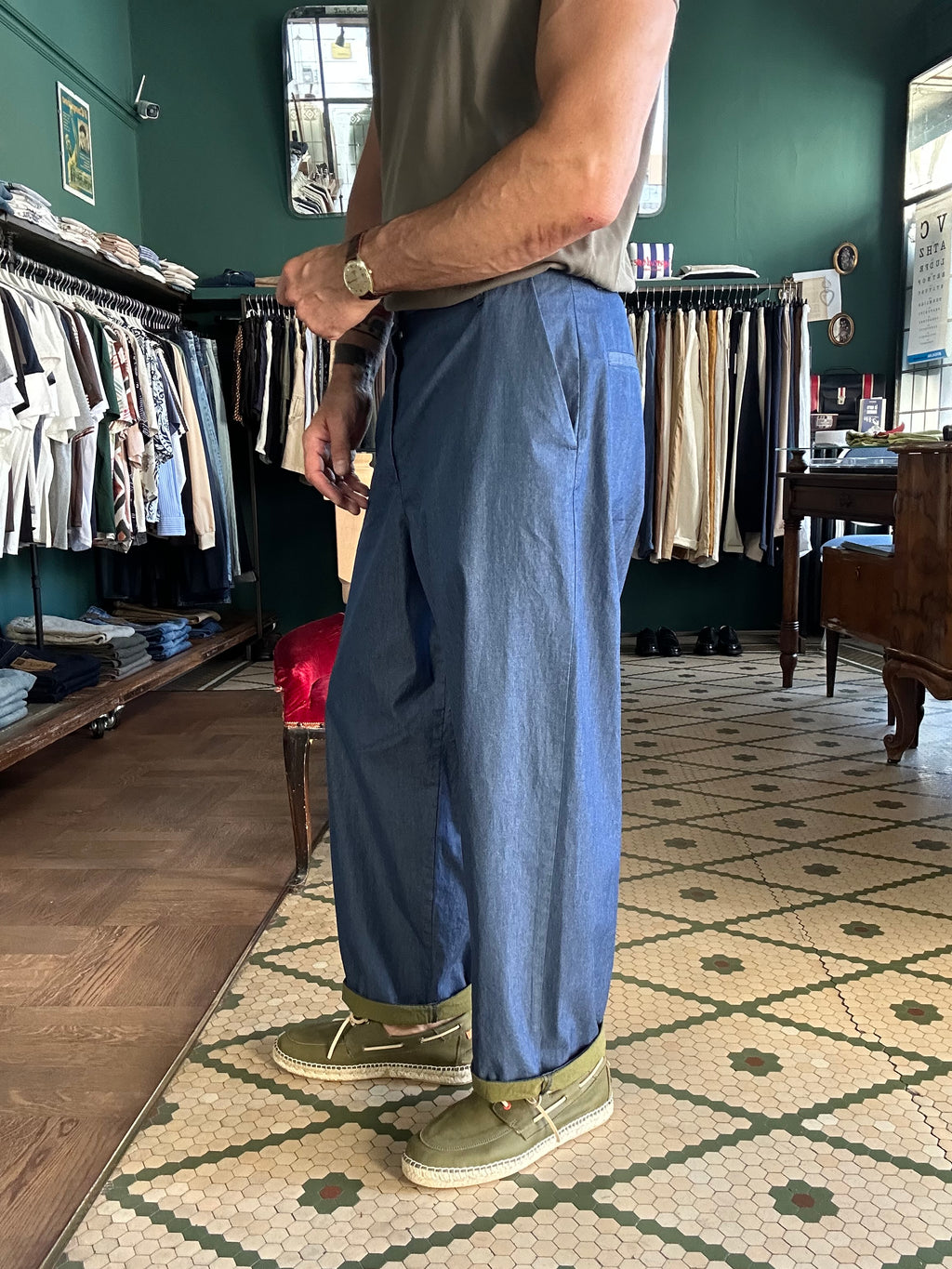 Pantalone vestibilitá comoda in chambray