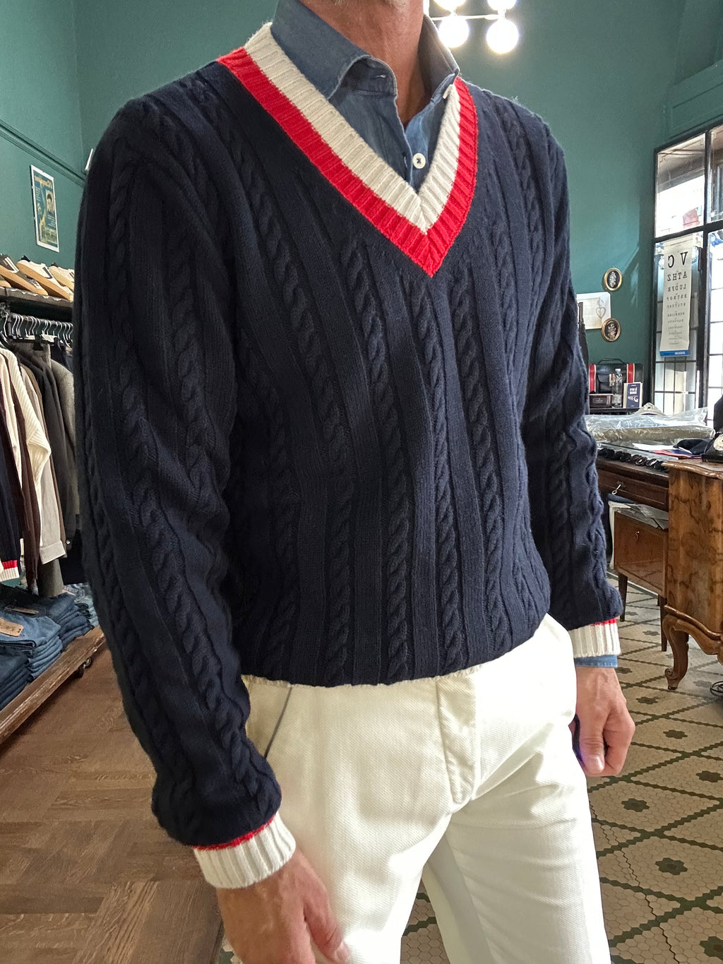 Maglione scollo V College misto lana