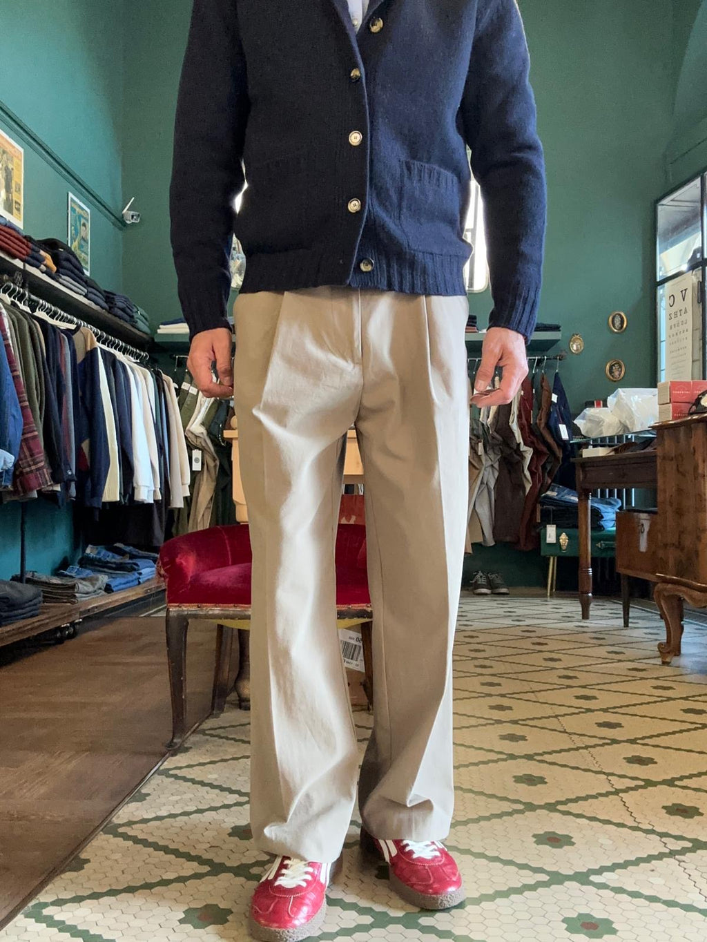 Pantalone in cotone con pence