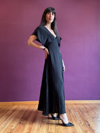 Vestito con scollo a V e maniche a farfalla