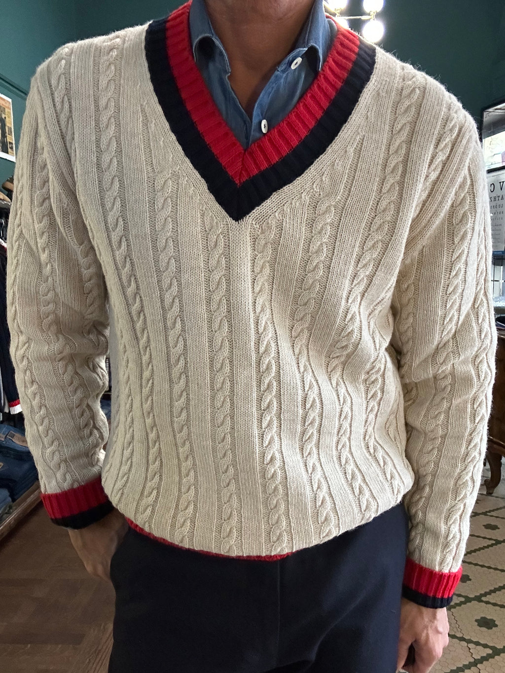 Maglione scollo V College misto lana